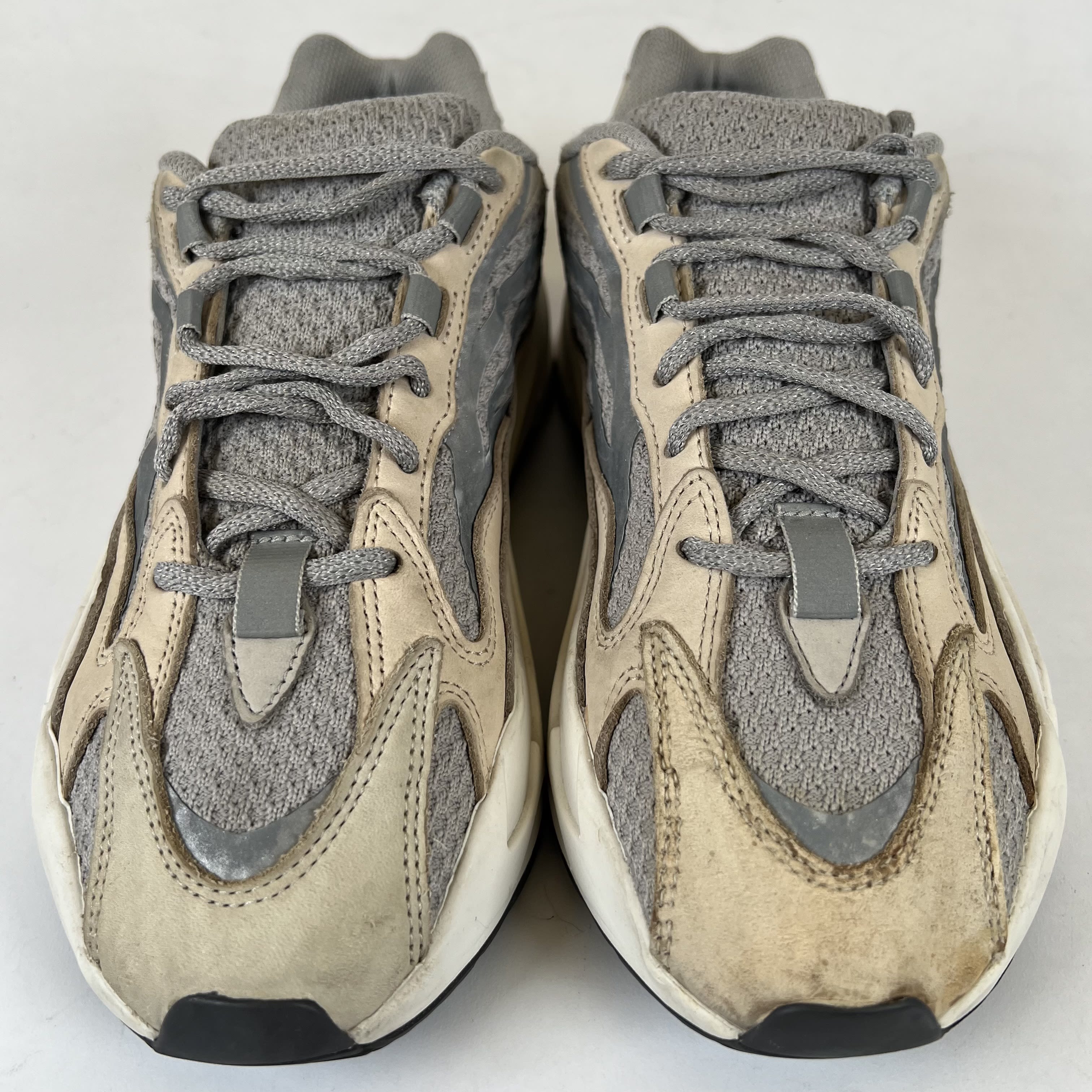 SP4466 adidas Yeezy Boost 700 V2 Cream