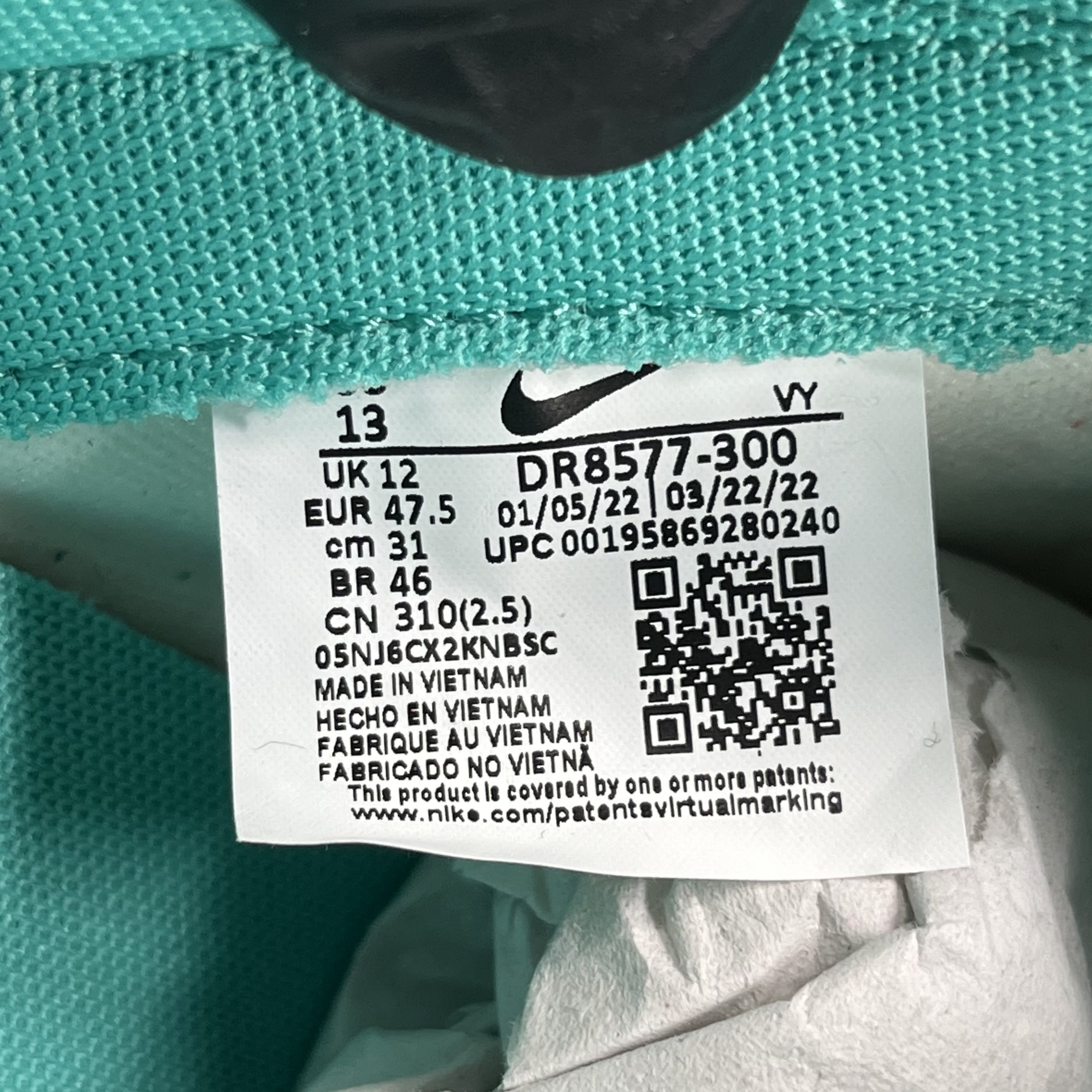 715635 Nike Dunk Low Snakeskin Washed Teal Bleached Coral