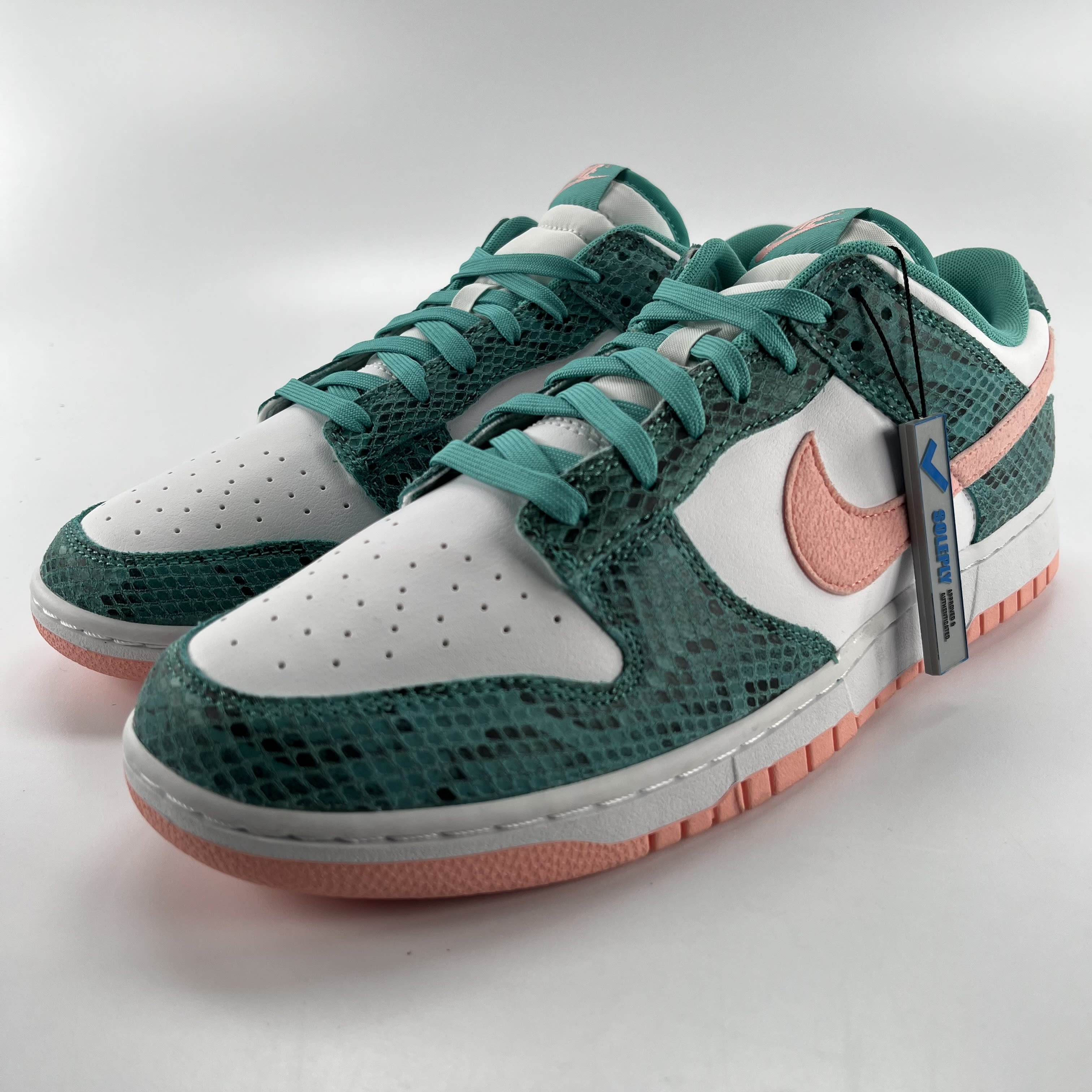 715635 Nike Dunk Low Snakeskin Washed Teal Bleached Coral
