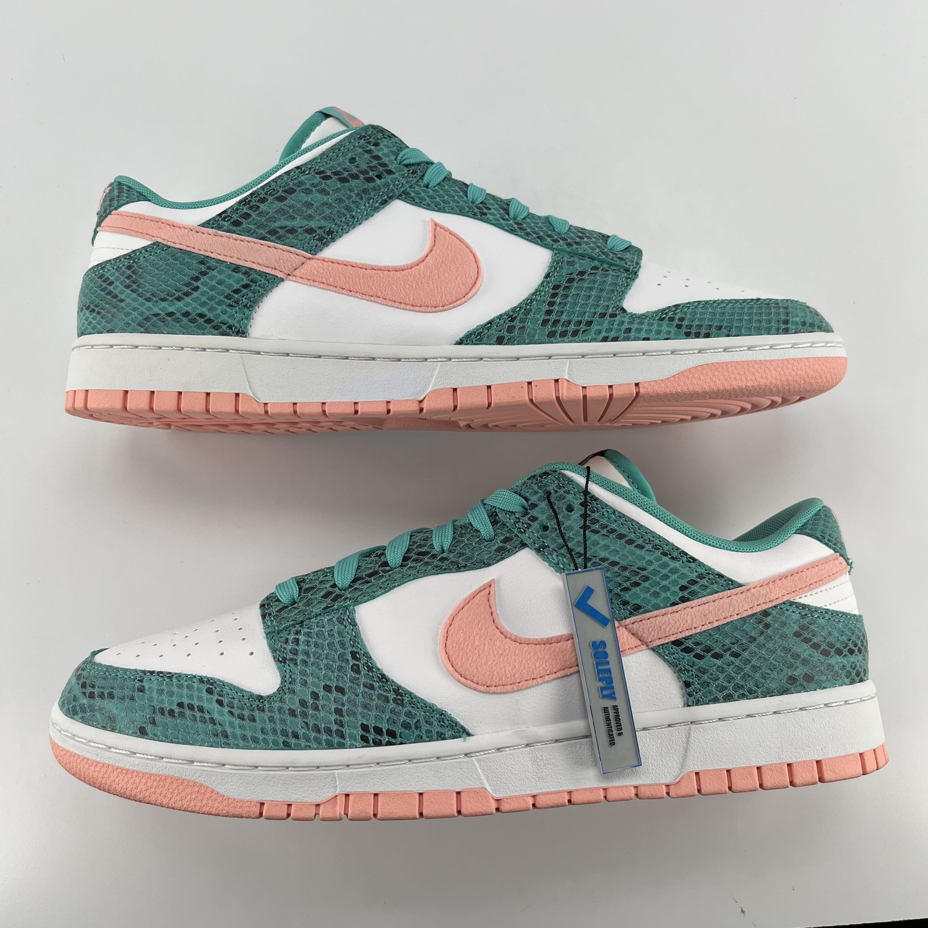 715635 Nike Dunk Low Snakeskin Washed Teal Bleached Coral