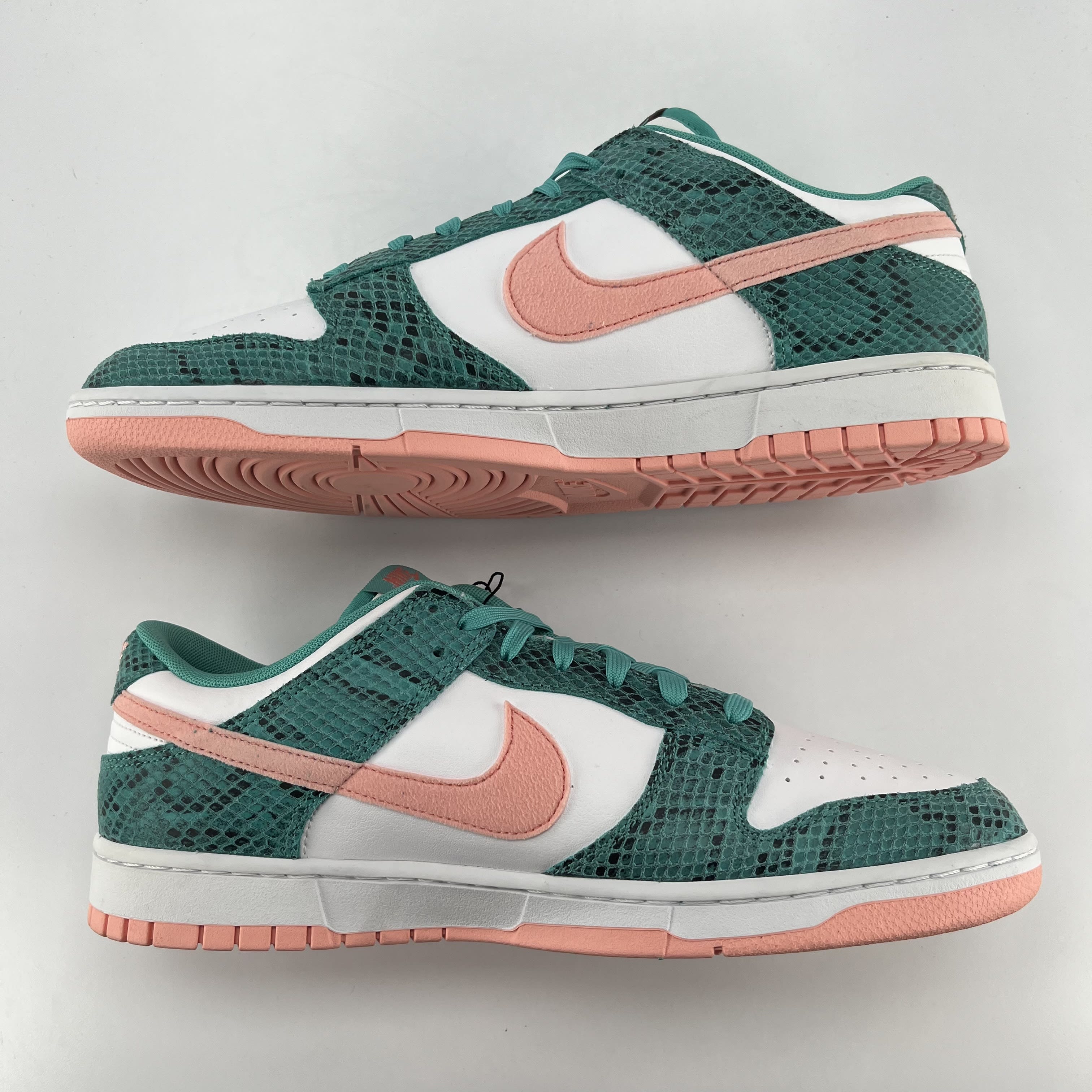 715635 Nike Dunk Low Snakeskin Washed Teal Bleached Coral