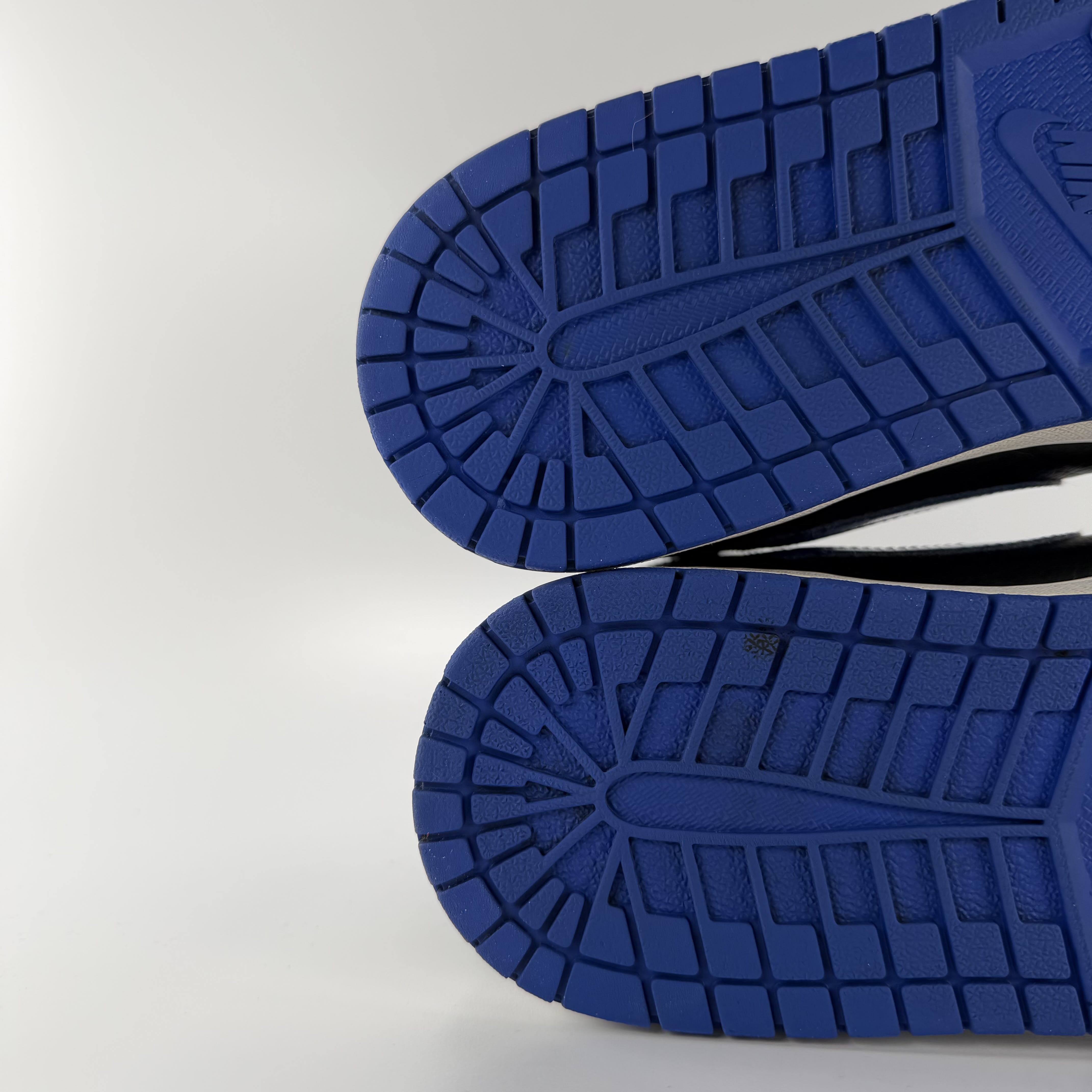 625863 Jordan 1 Mid Royal (2020)