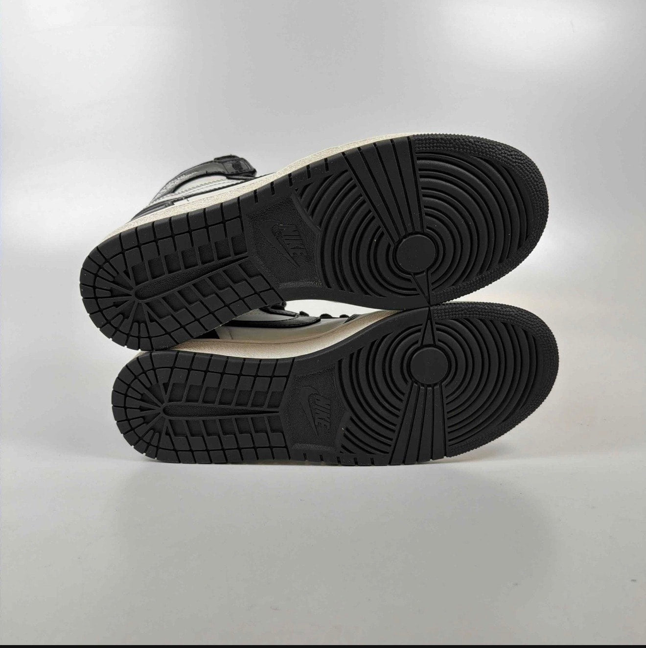 SP8068 Air Jordan 1 Retro High '85 Black White (2023)