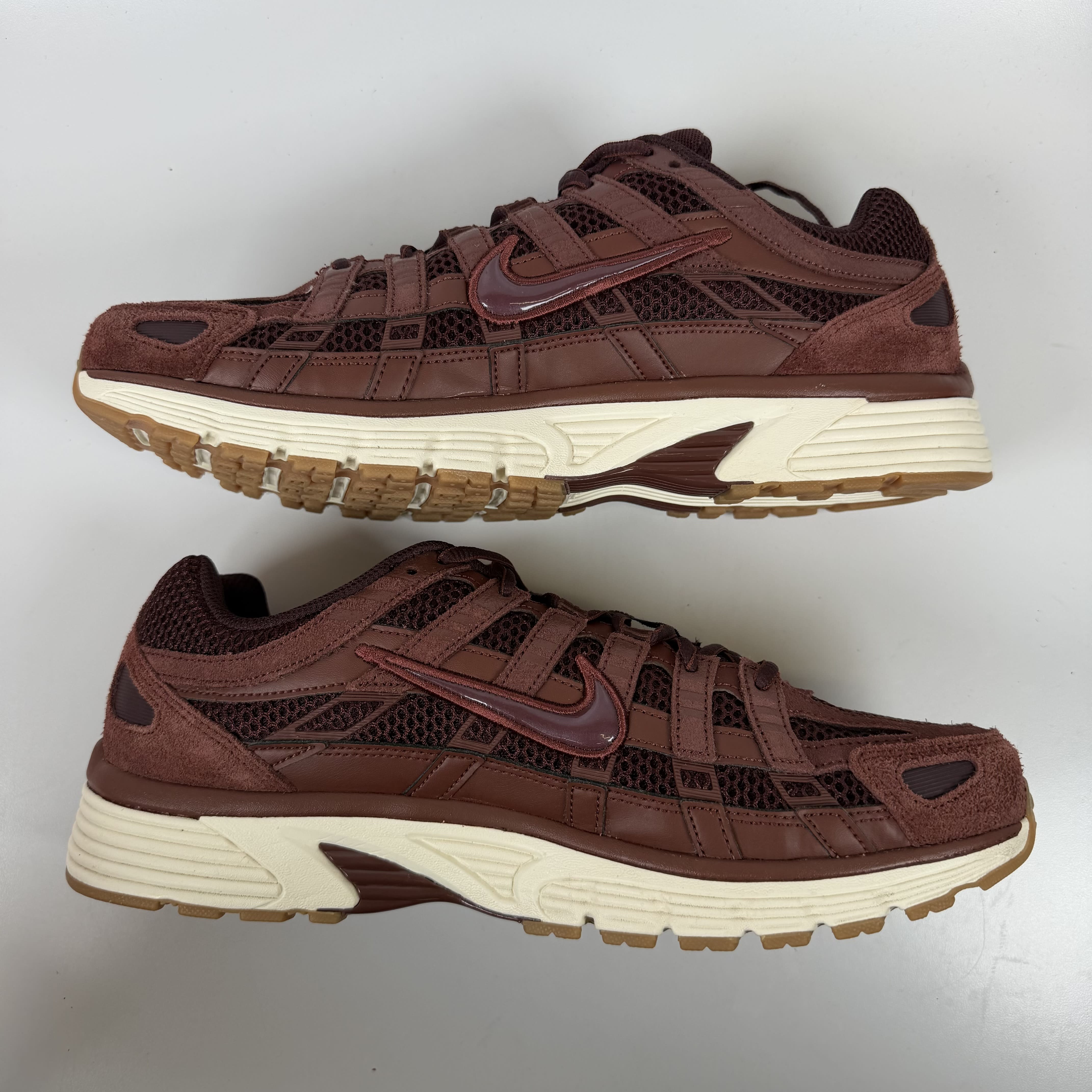 SP7840 Nike P-6000 SE Dark Pony Metallic Gold