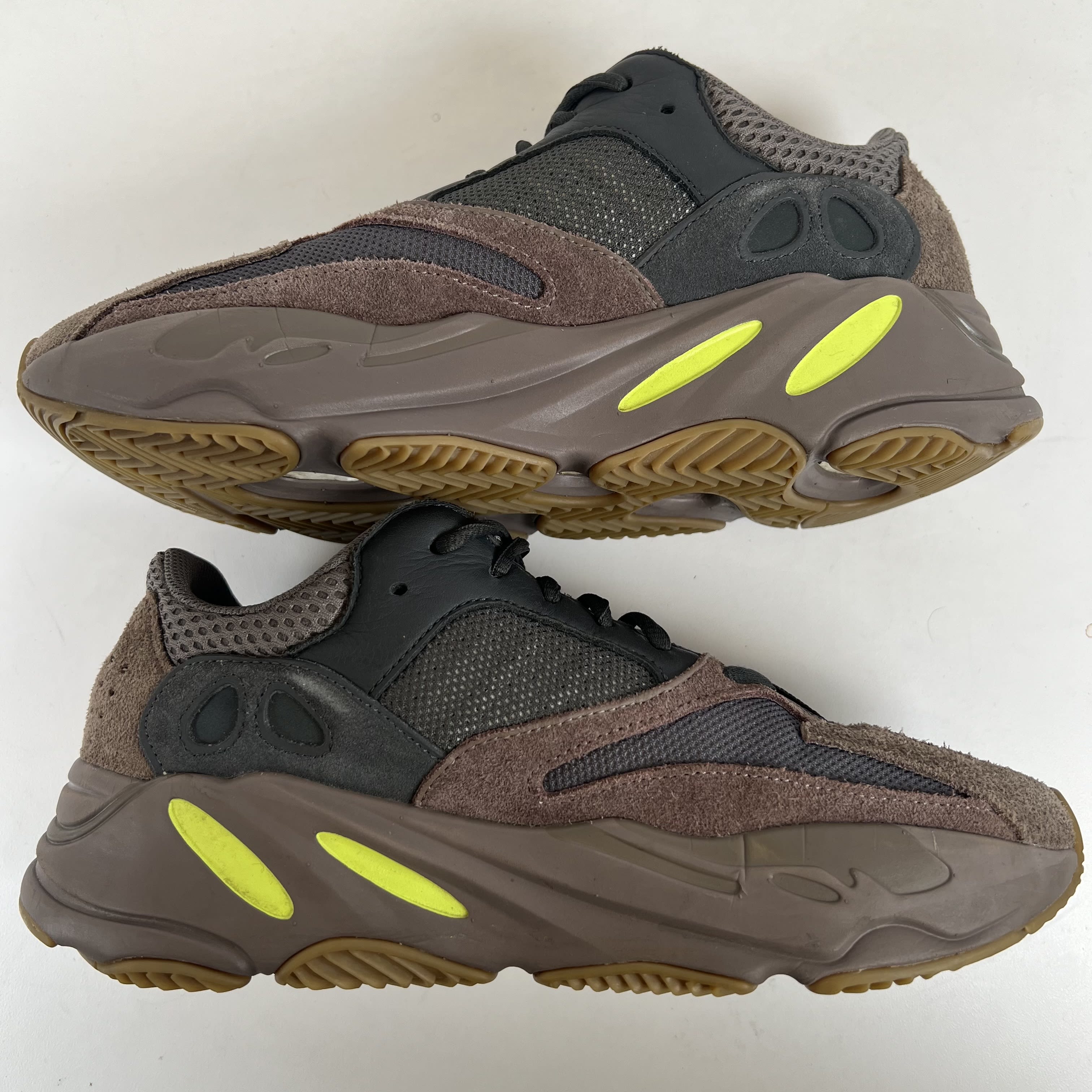 SP6378 adidas Yeezy Boost 700 Mauve