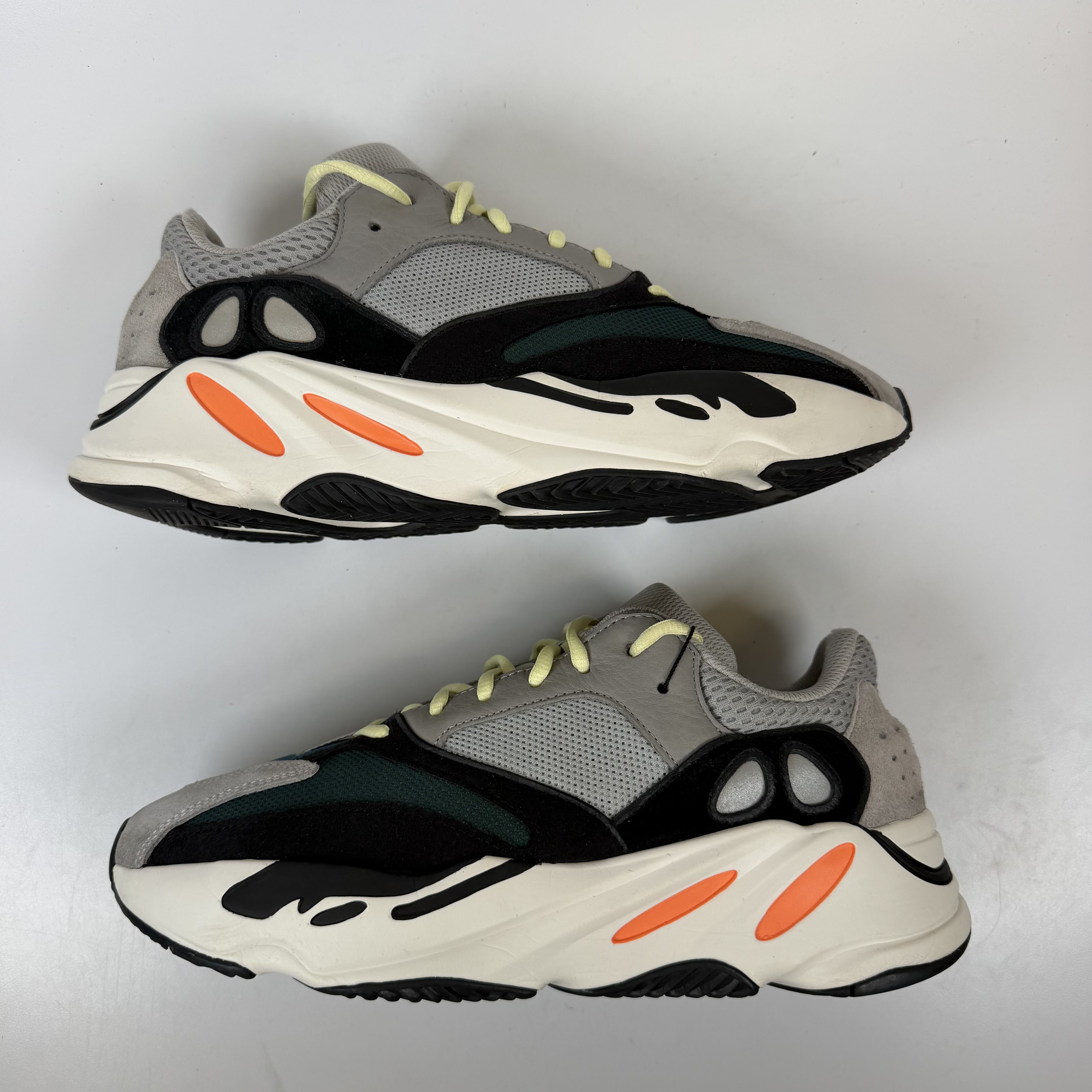 SP10154 adidas Yeezy Boost 700 Wave Runner