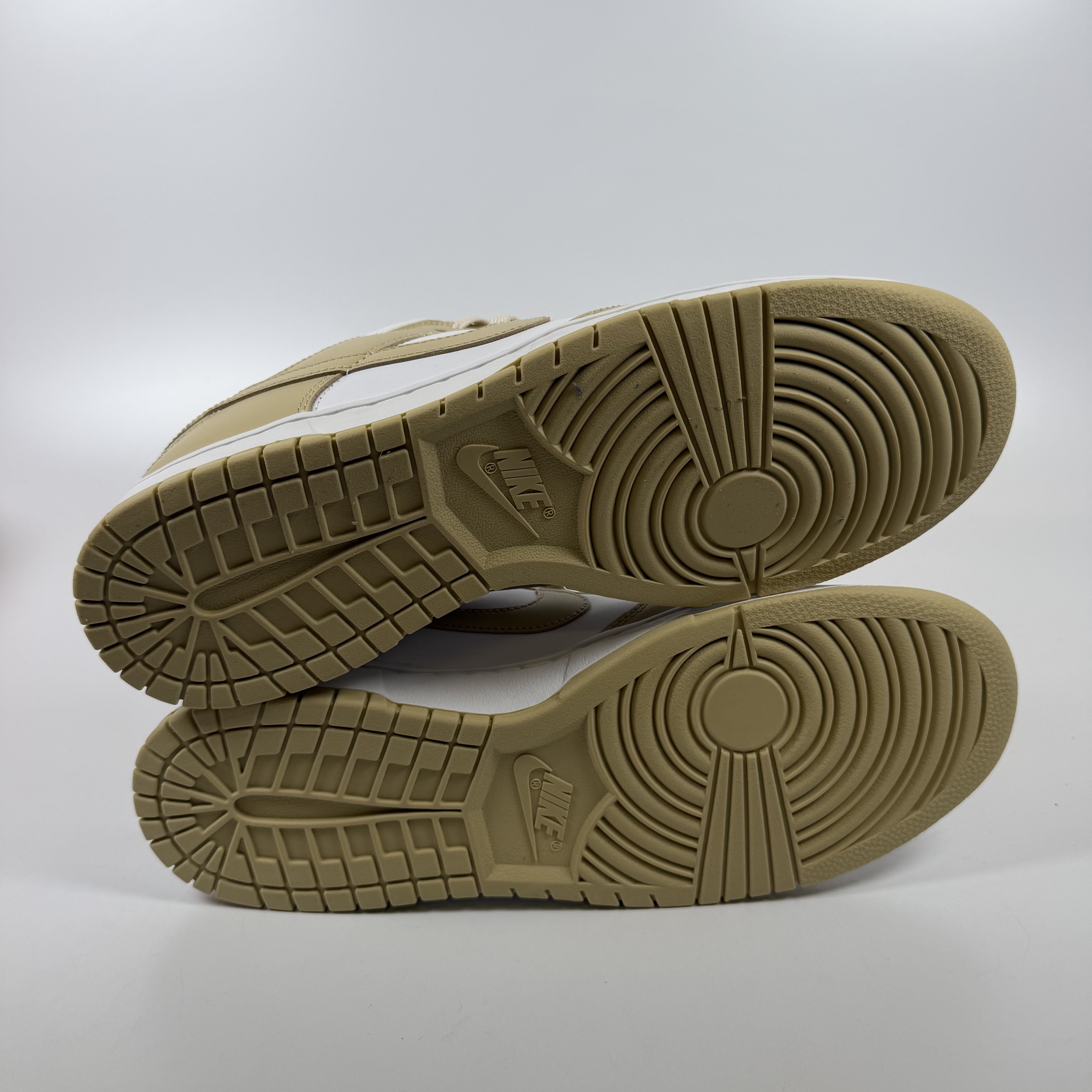 SP7877 Dunk Low 'Team Gold'