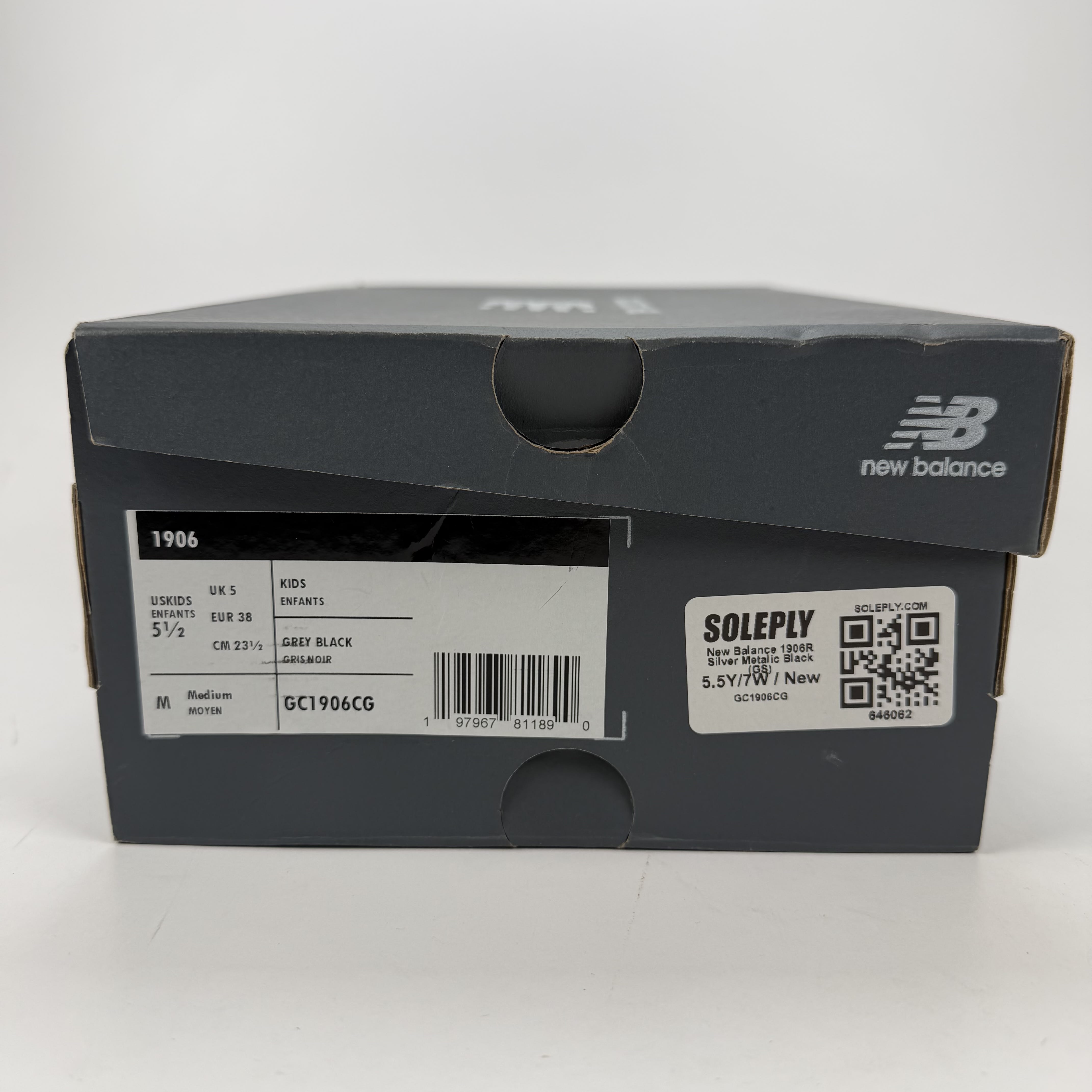 646062 New Balance 1906R Silver Metalic Black (GS)