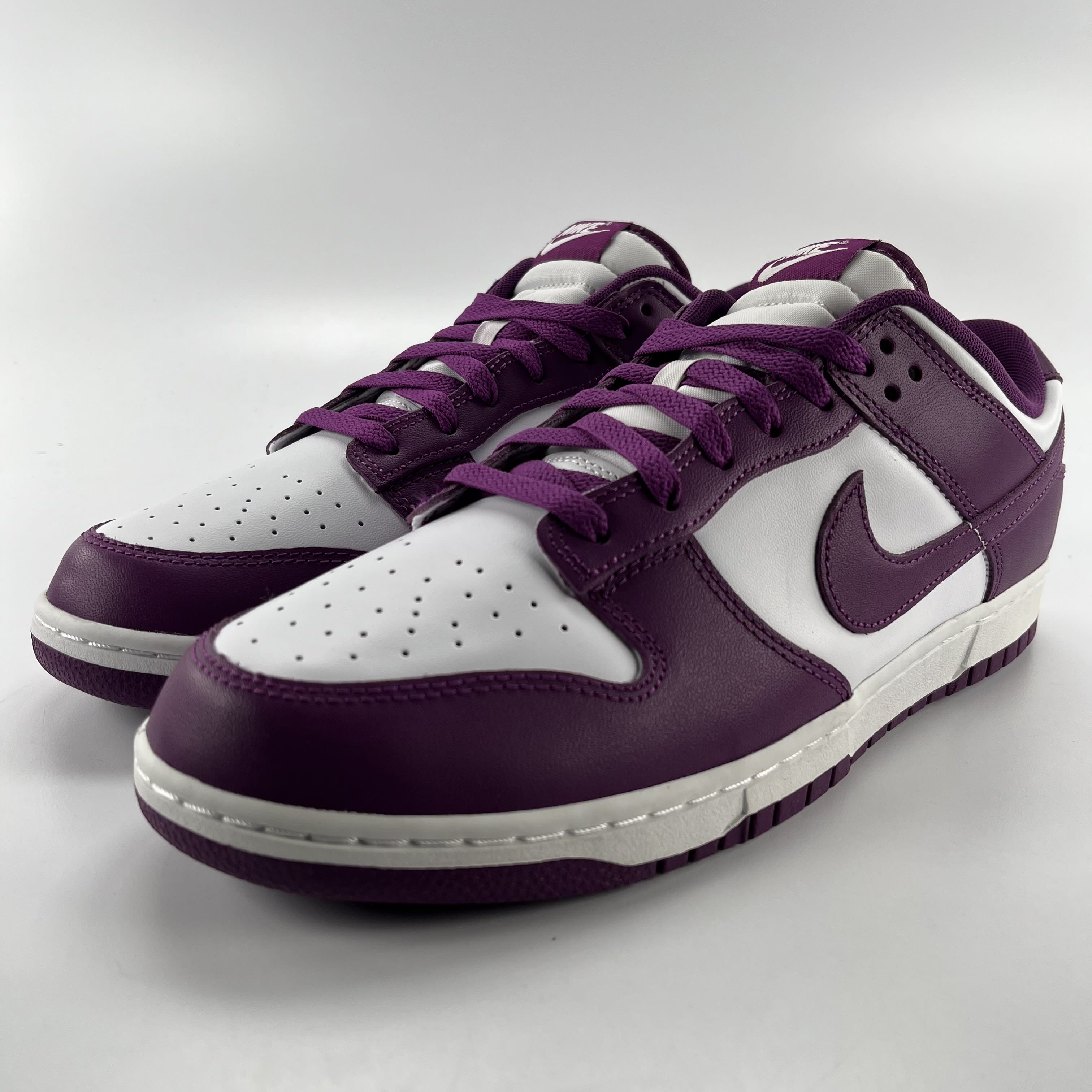 438683 Nike Dunk Low White Viotech