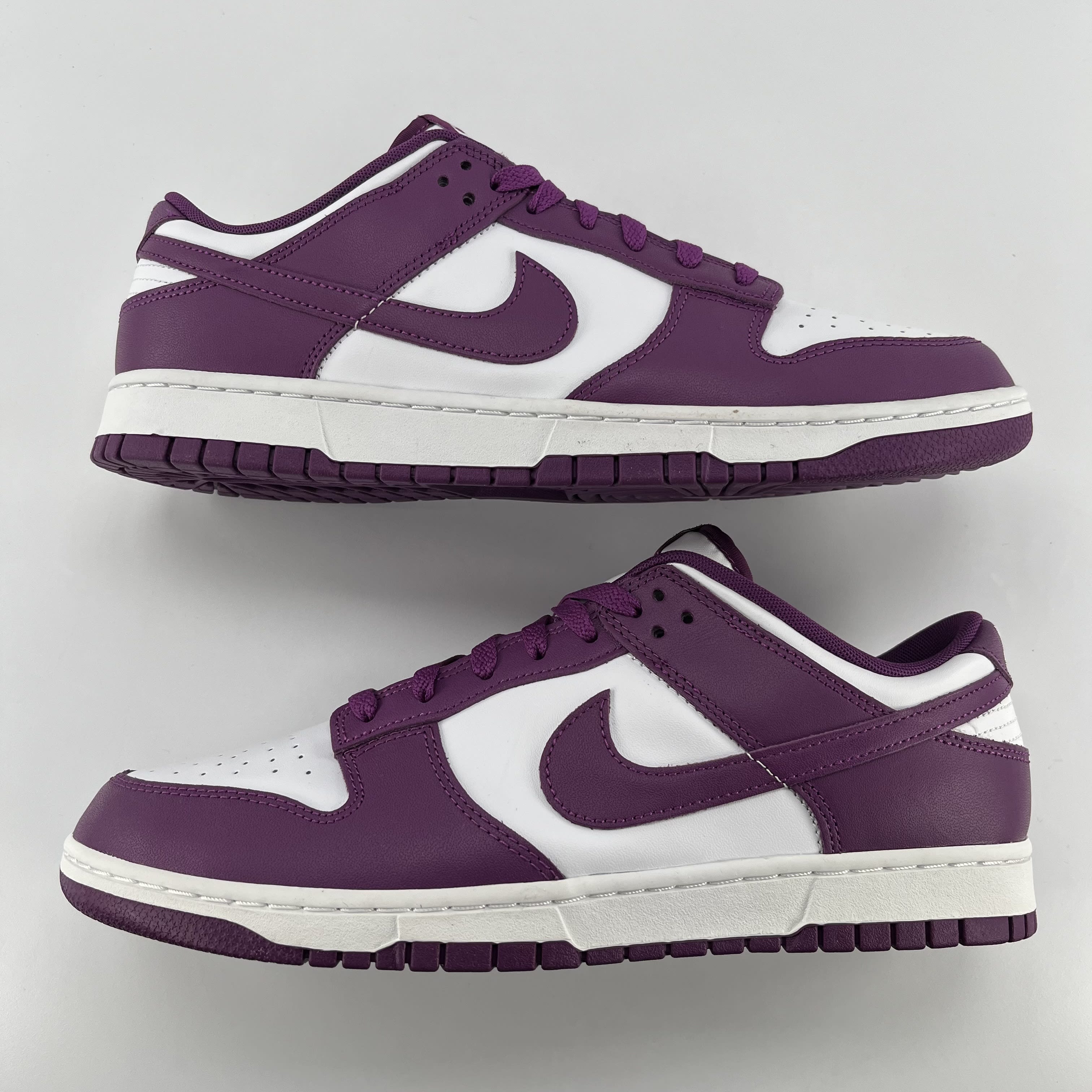 438683 Nike Dunk Low White Viotech