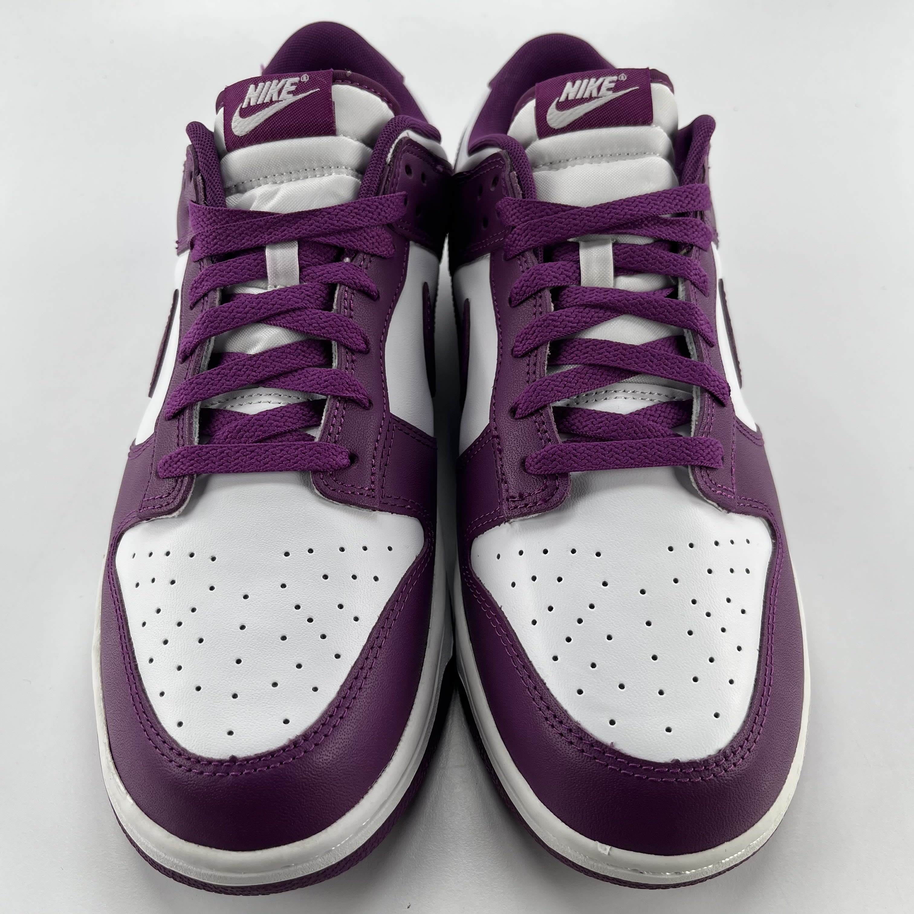 438683 Nike Dunk Low White Viotech