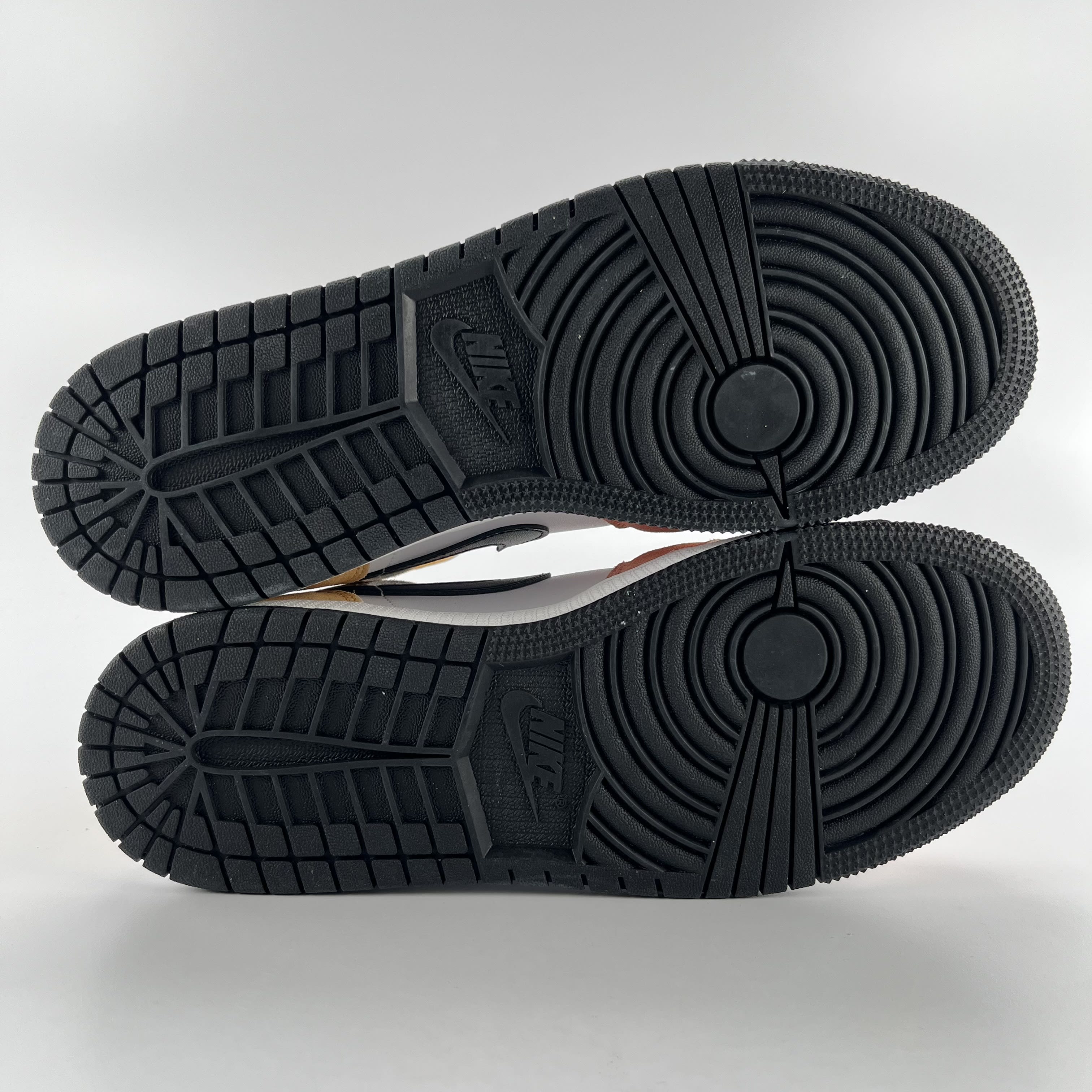 332432 Jordan 1 Mid SE Flight Club (GS)
