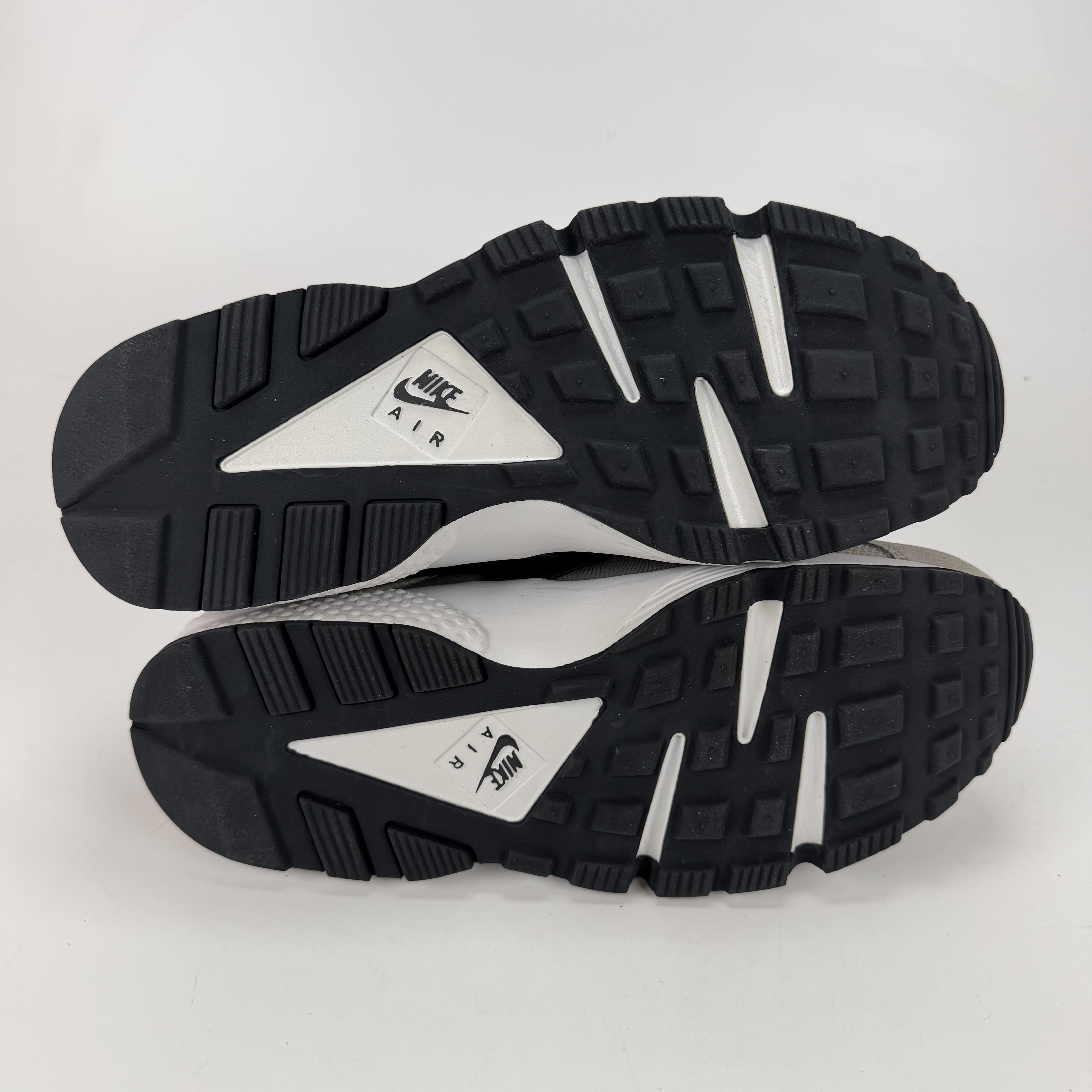 SP5209 AIR HUARACHE RUN PRM MNS WMNS "Grey" 683818 009