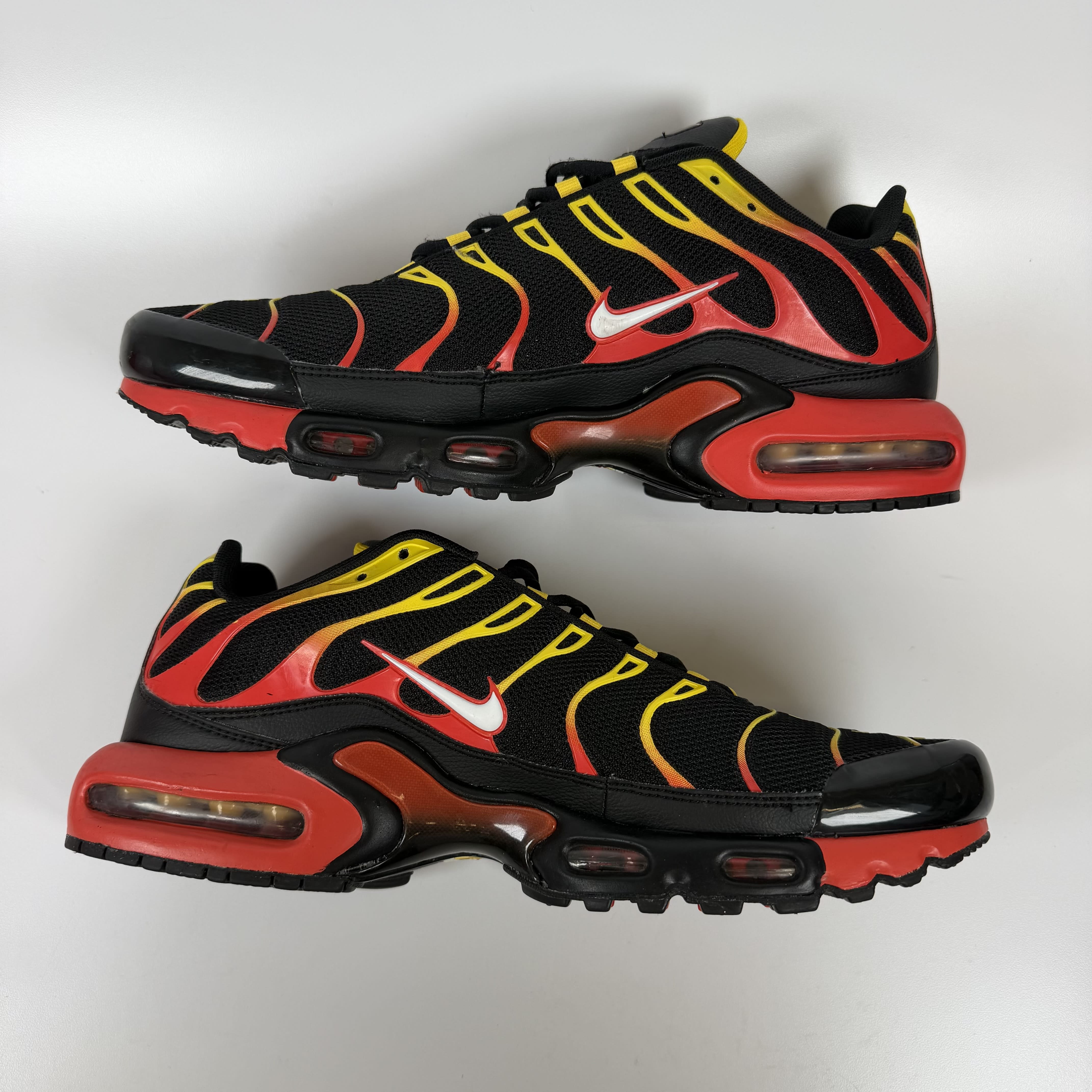 SP7792 Nike Air Max Plus Gradient Black Red Yellow