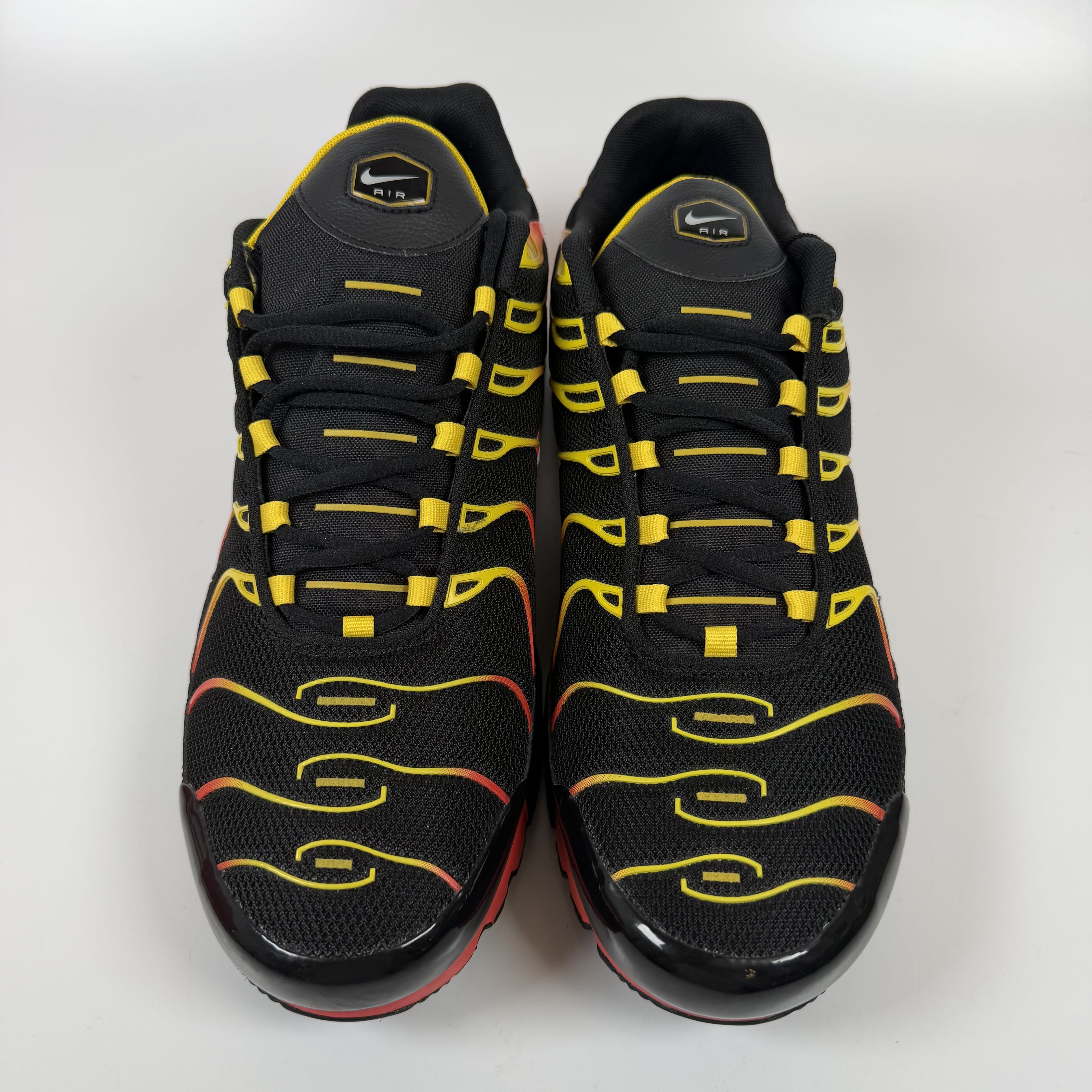 SP7792 Nike Air Max Plus Gradient Black Red Yellow