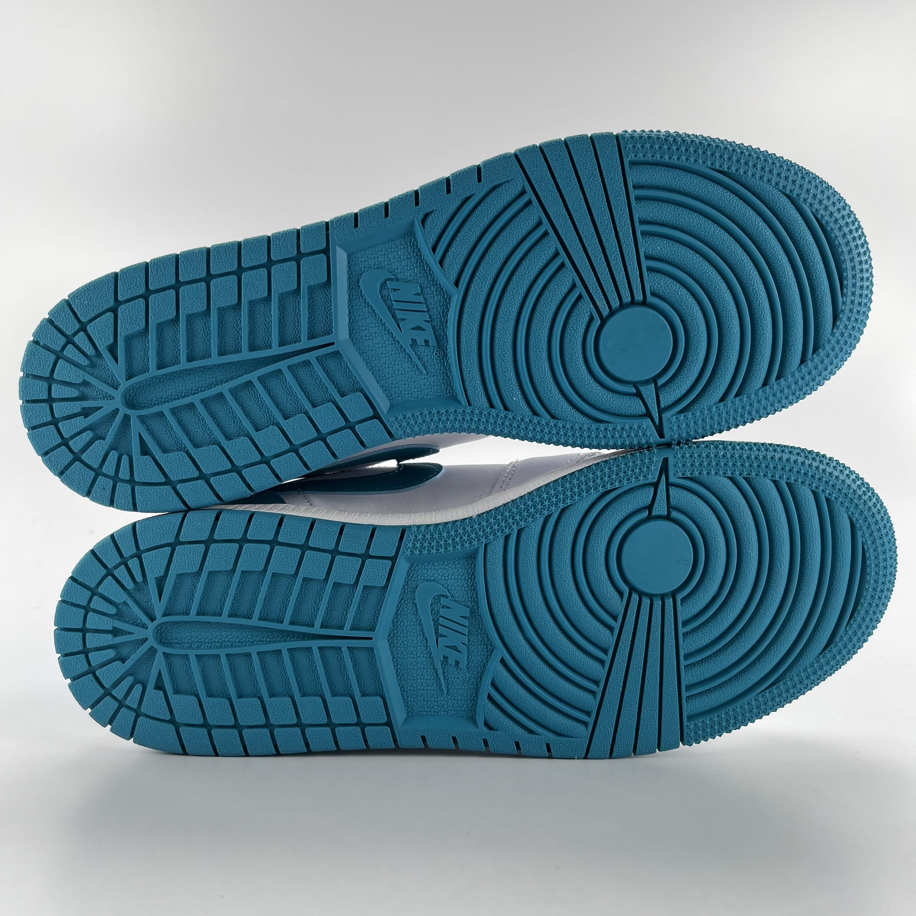 338501 Jordan 1 Low Aquatone (GS)