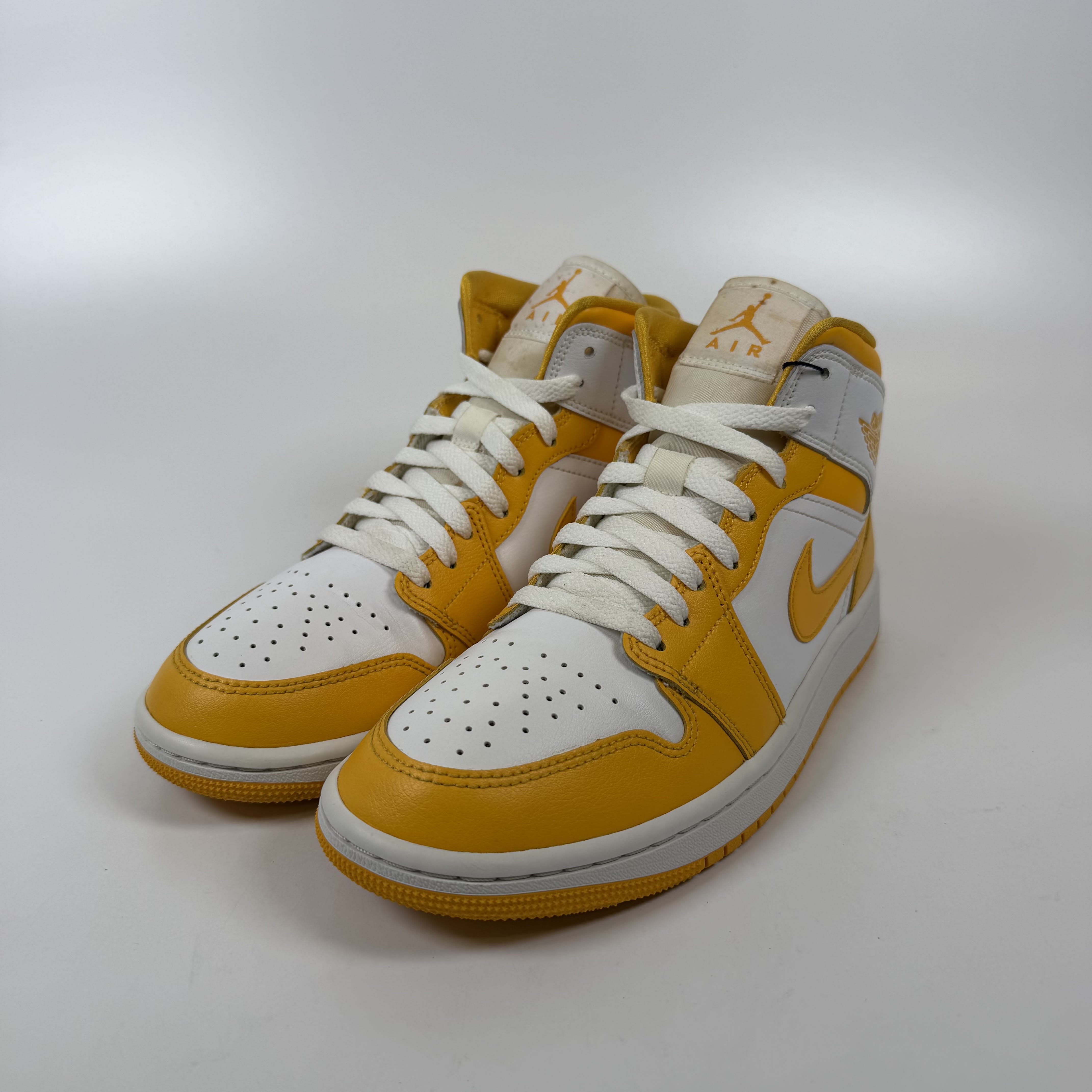 463402 Wmns Air Jordan 1 Mid 'Pollen'