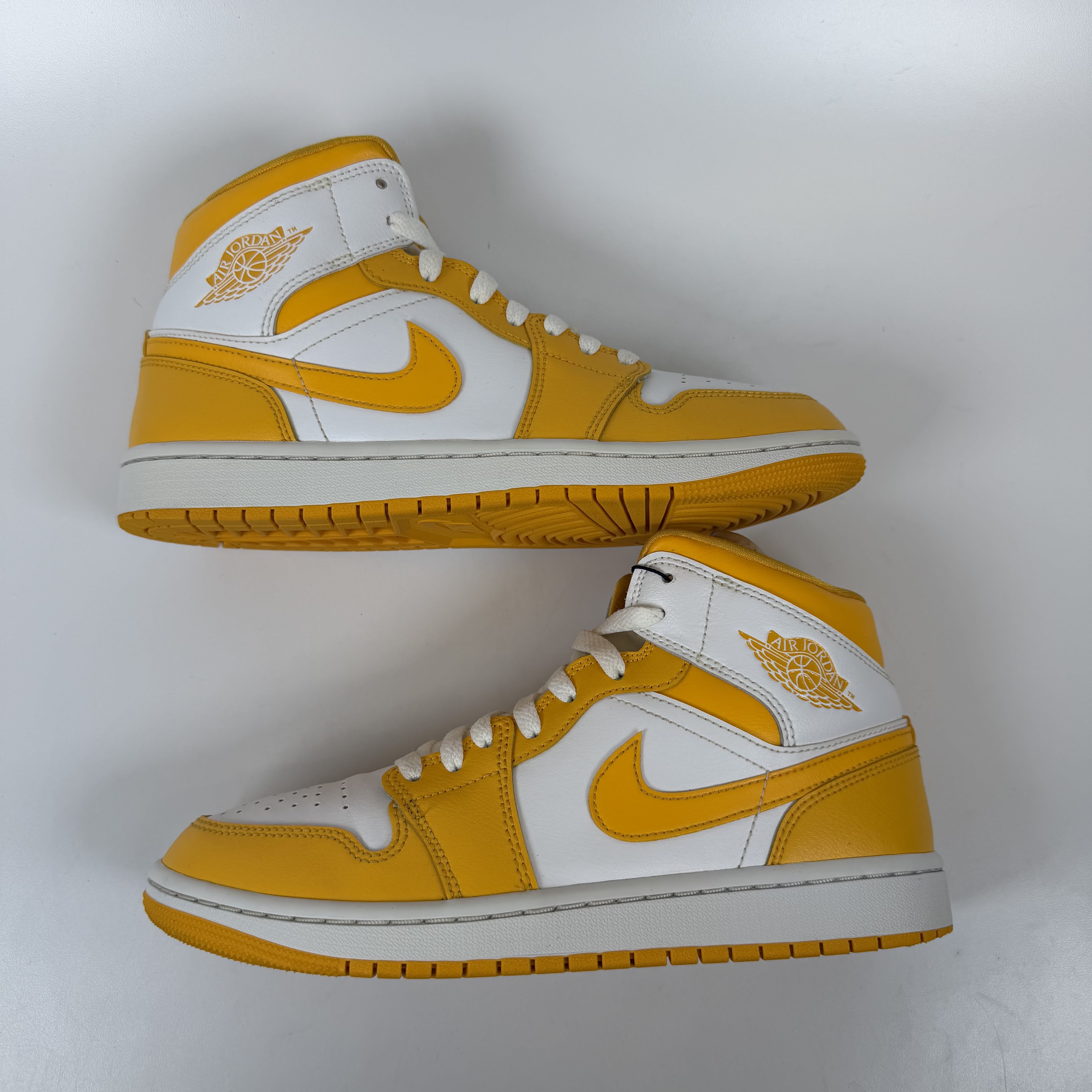 463402 Wmns Air Jordan 1 Mid 'Pollen'