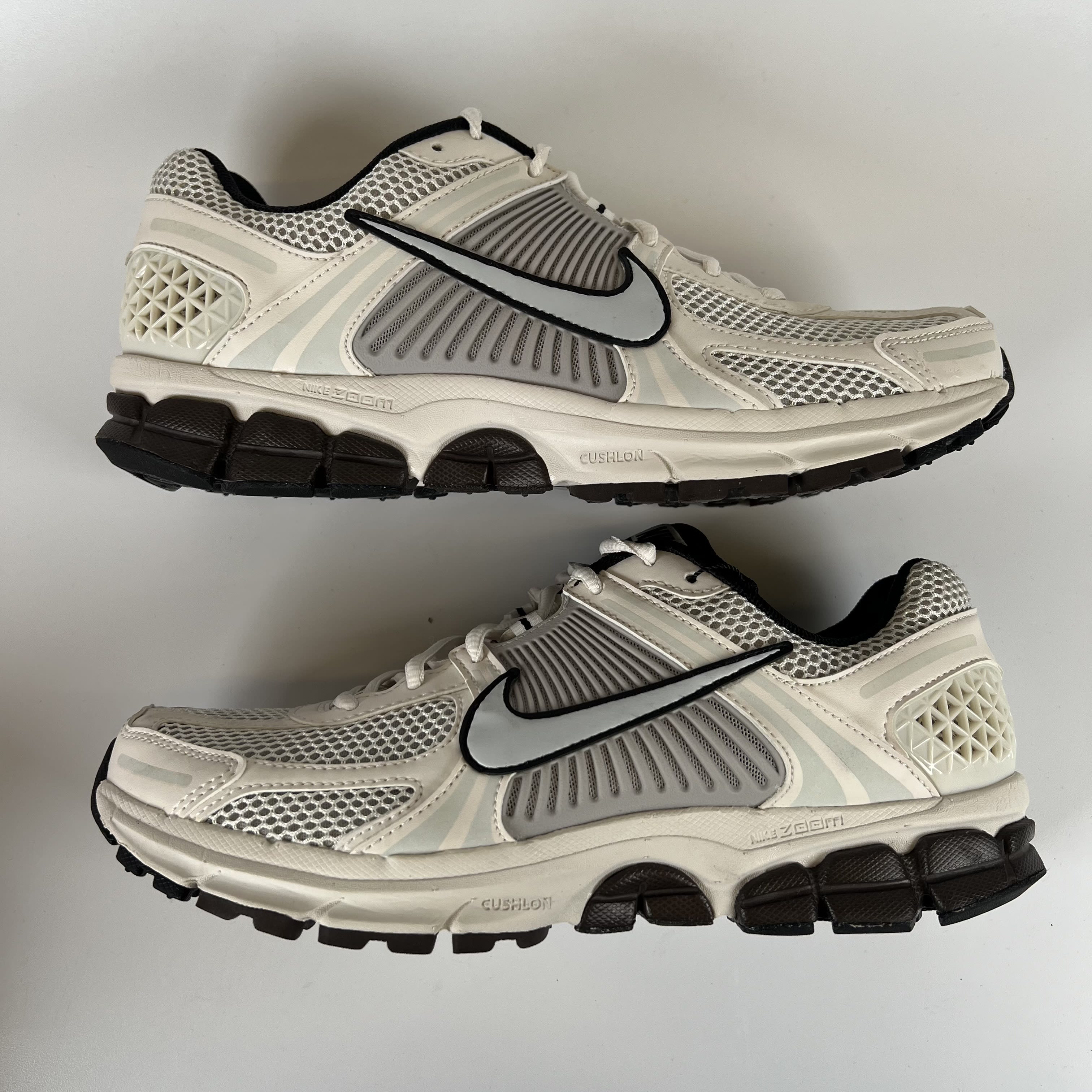 SP6362 Nike Zoom Vomero 5 Phantom Light Iron Ore (Women's)