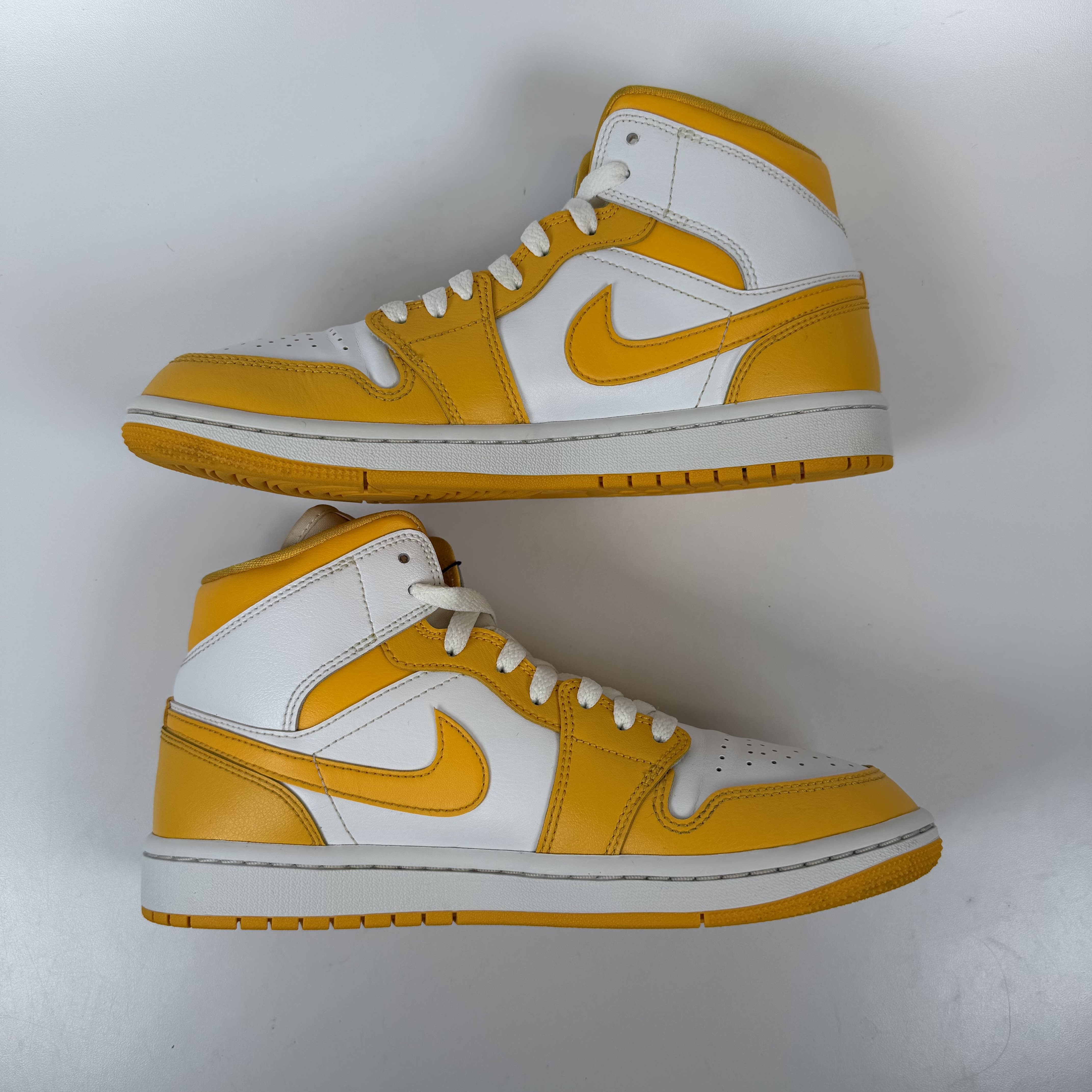 463402 Wmns Air Jordan 1 Mid 'Pollen'