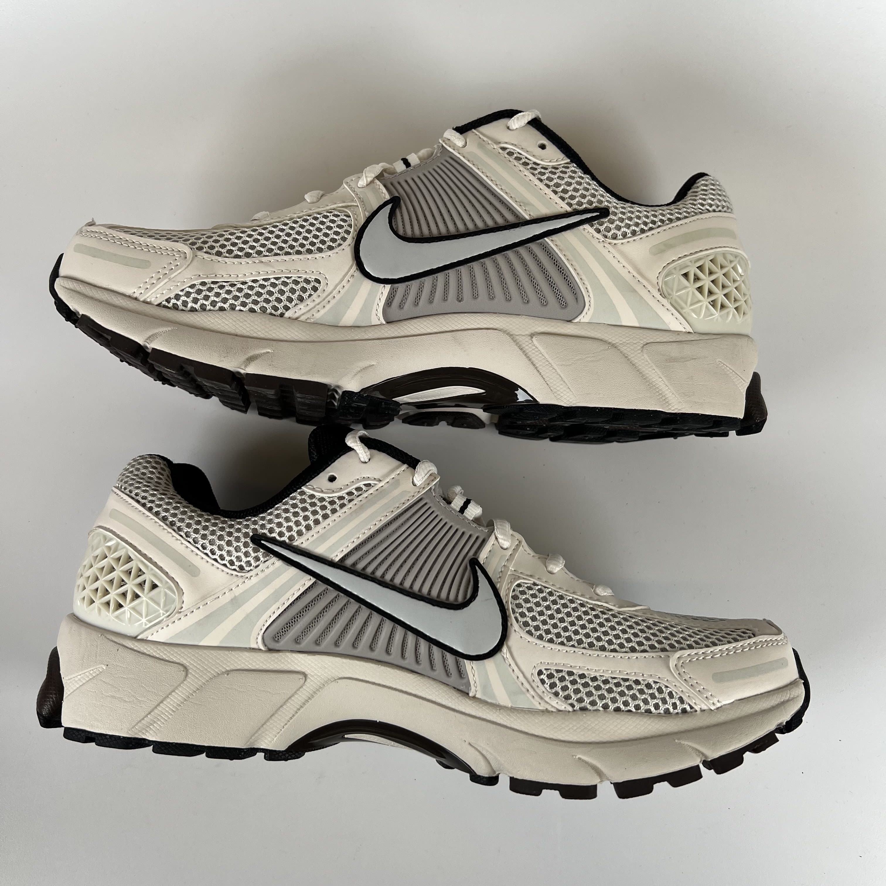 SP6362 Nike Zoom Vomero 5 Phantom Light Iron Ore (Women's)