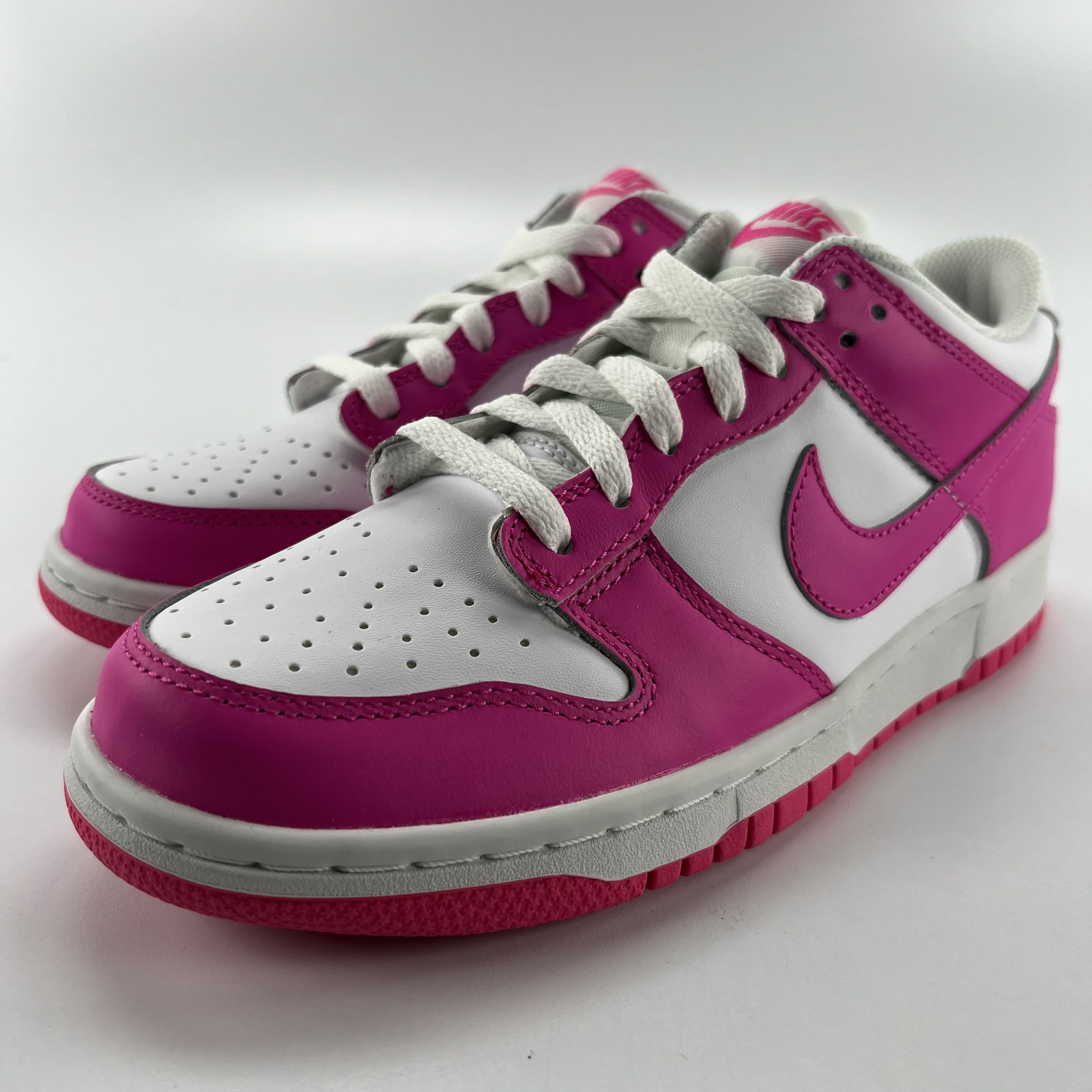 269415 Nike Dunk Low Laser Fuchsia (GS)