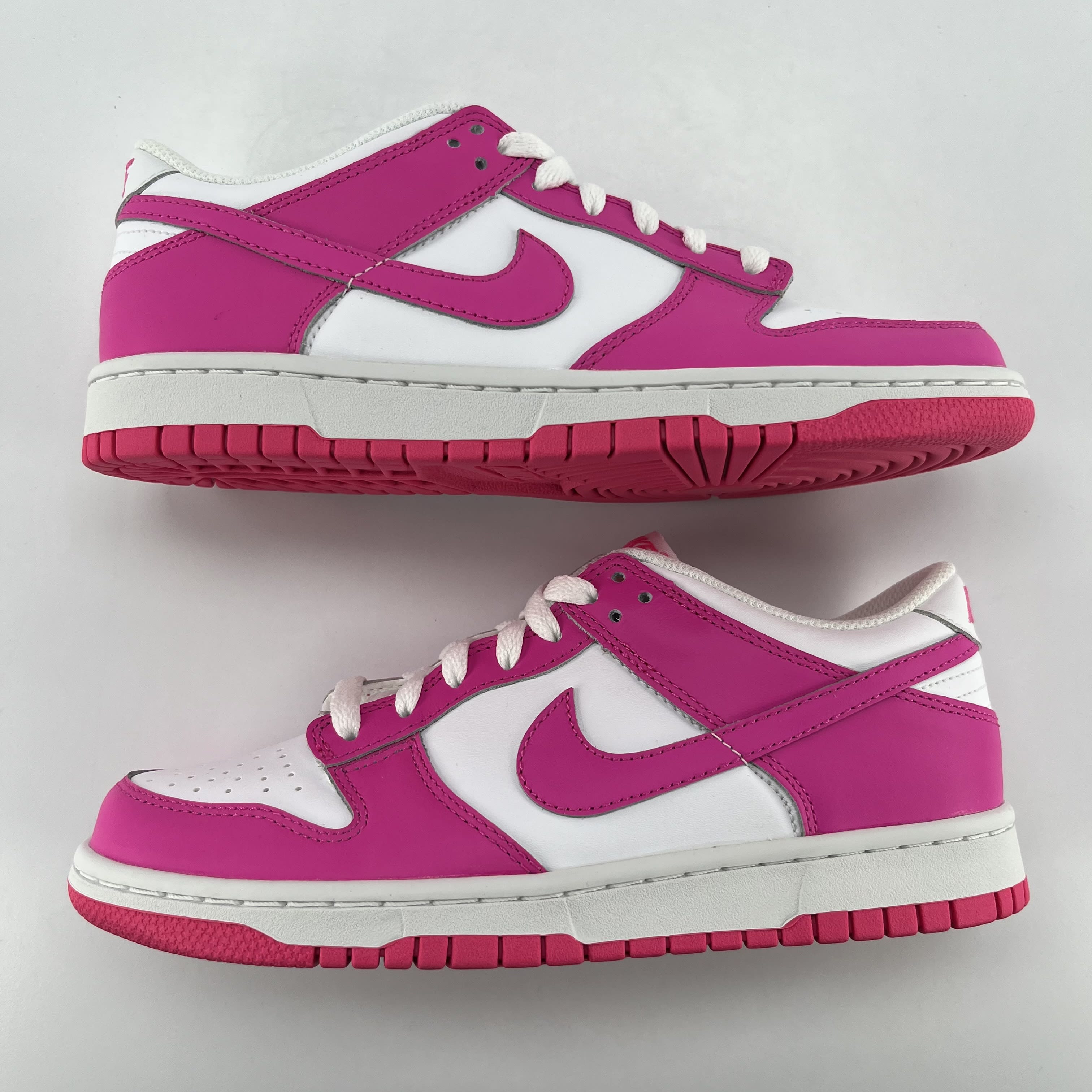 269415 Nike Dunk Low Laser Fuchsia (GS)
