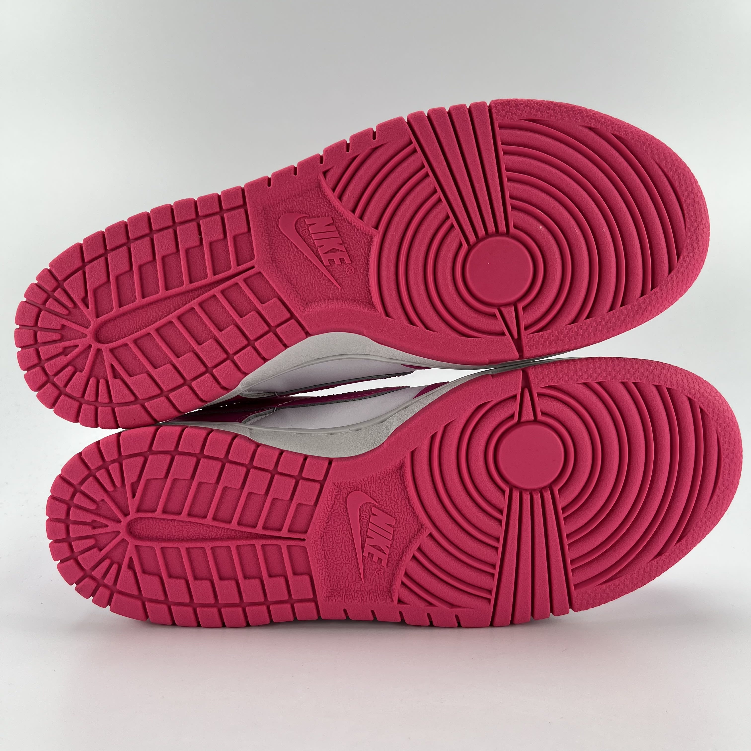 269415 Nike Dunk Low Laser Fuchsia (GS)