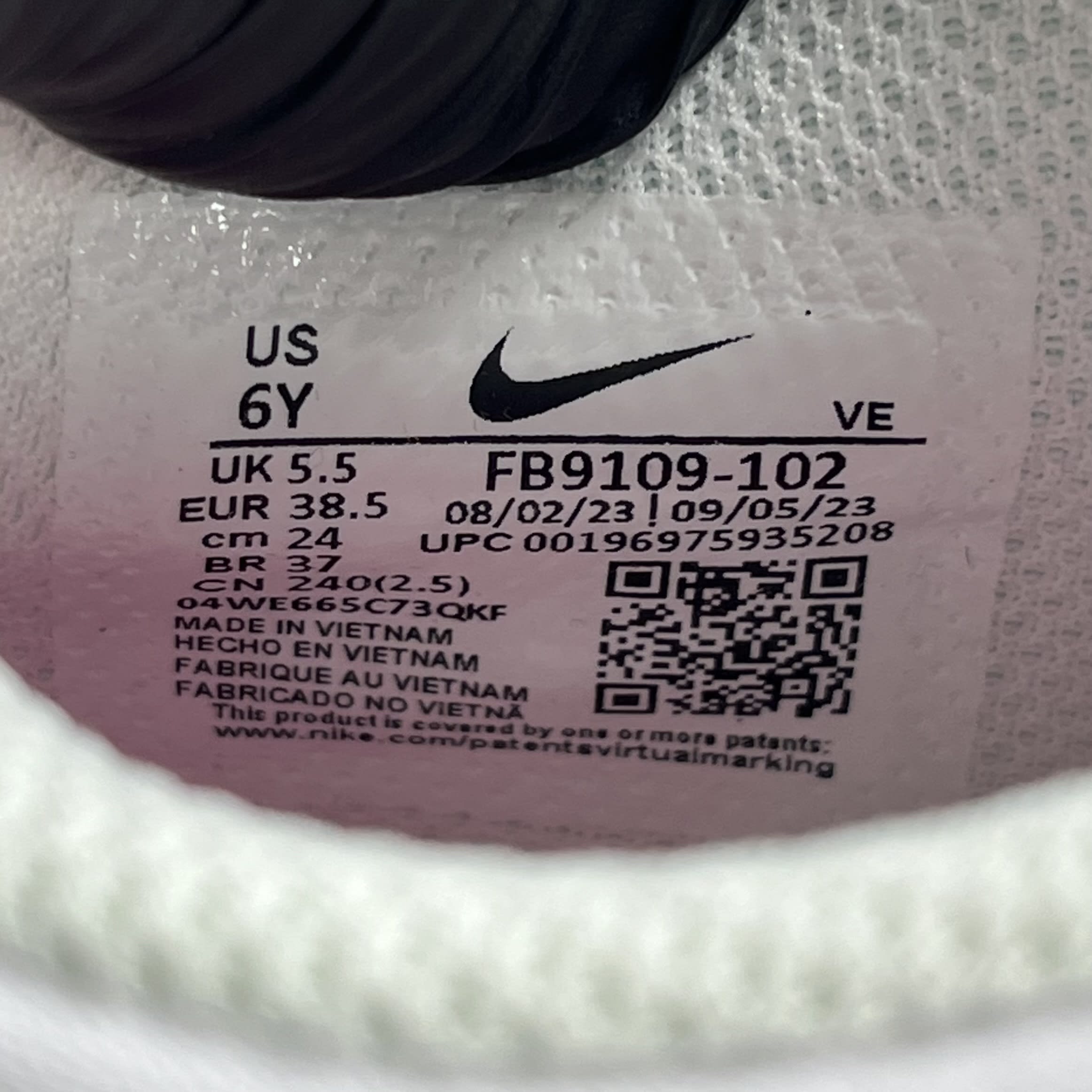 269415 Nike Dunk Low Laser Fuchsia (GS)