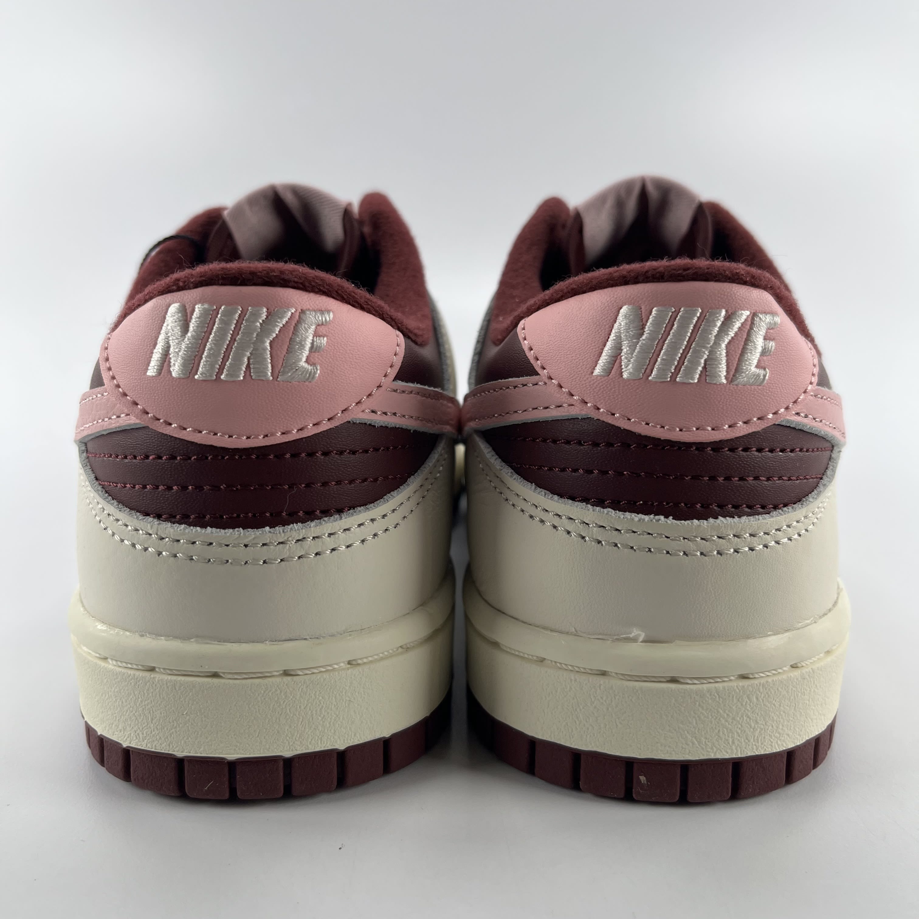 436917 Dunk Low Premium 'Valentine's Day'