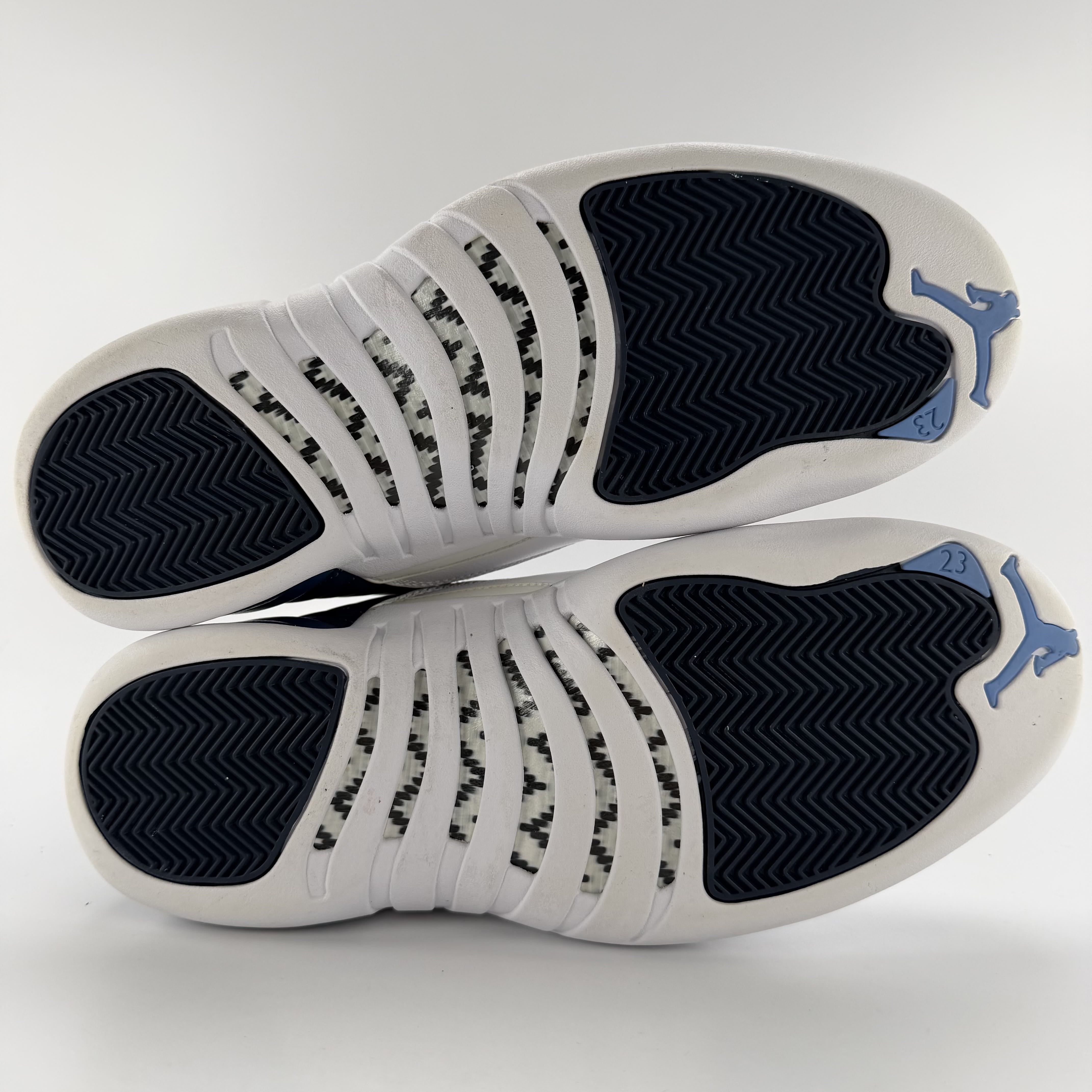 386532 Jordan 12 Retro Indigo