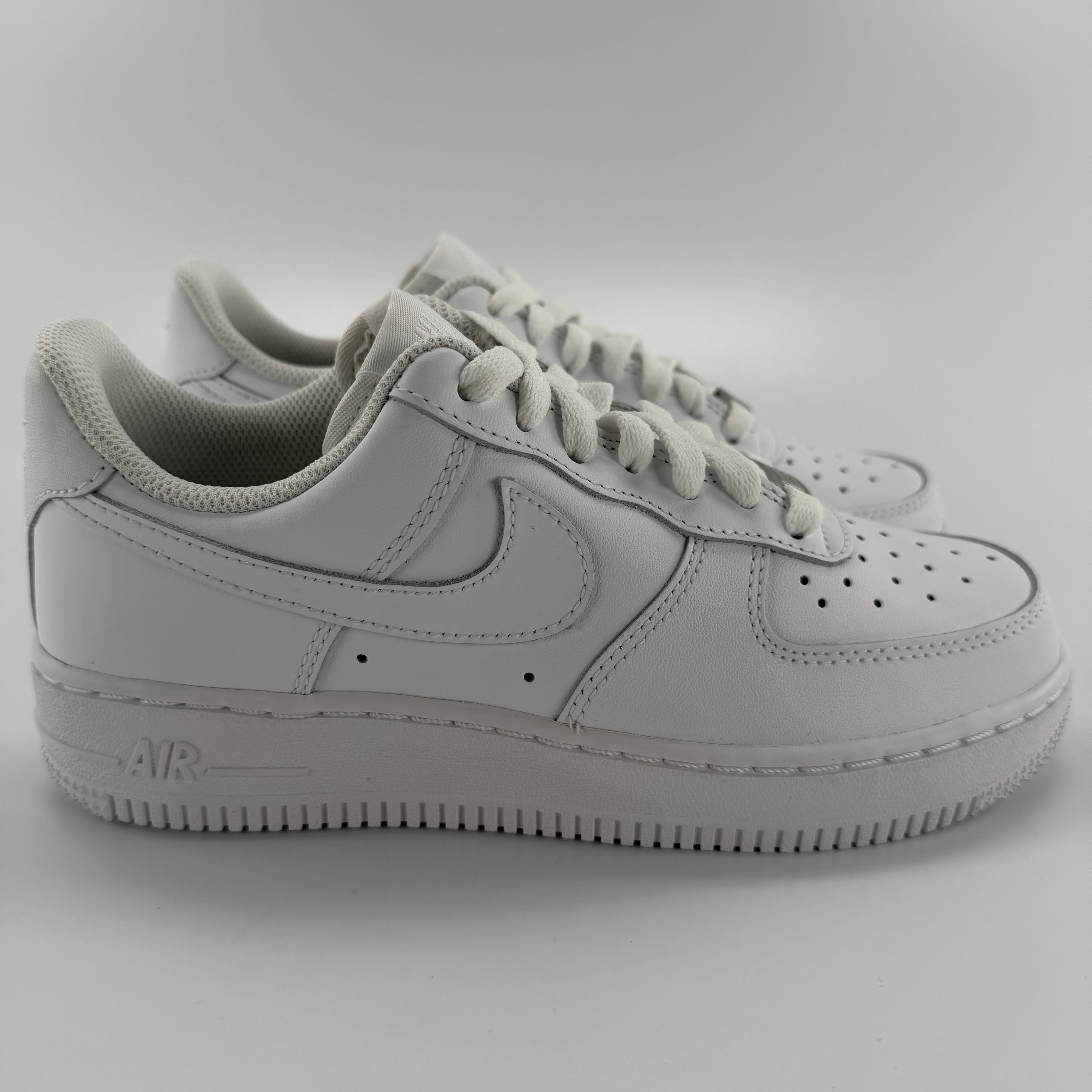 636032 Wmns Air Force 1 '07 'White'