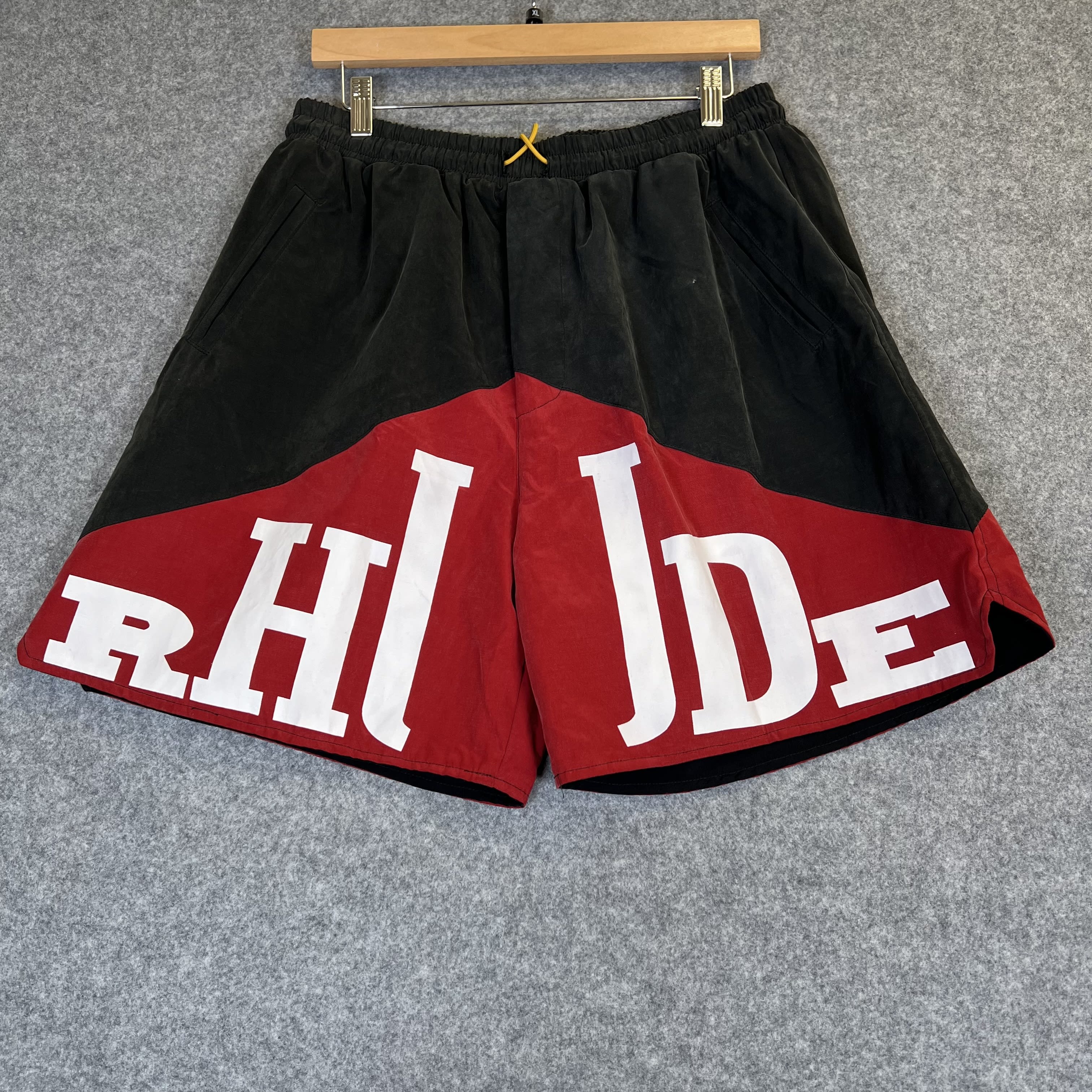 350159 Rhude Yachting Shorts 'Black/Red'
