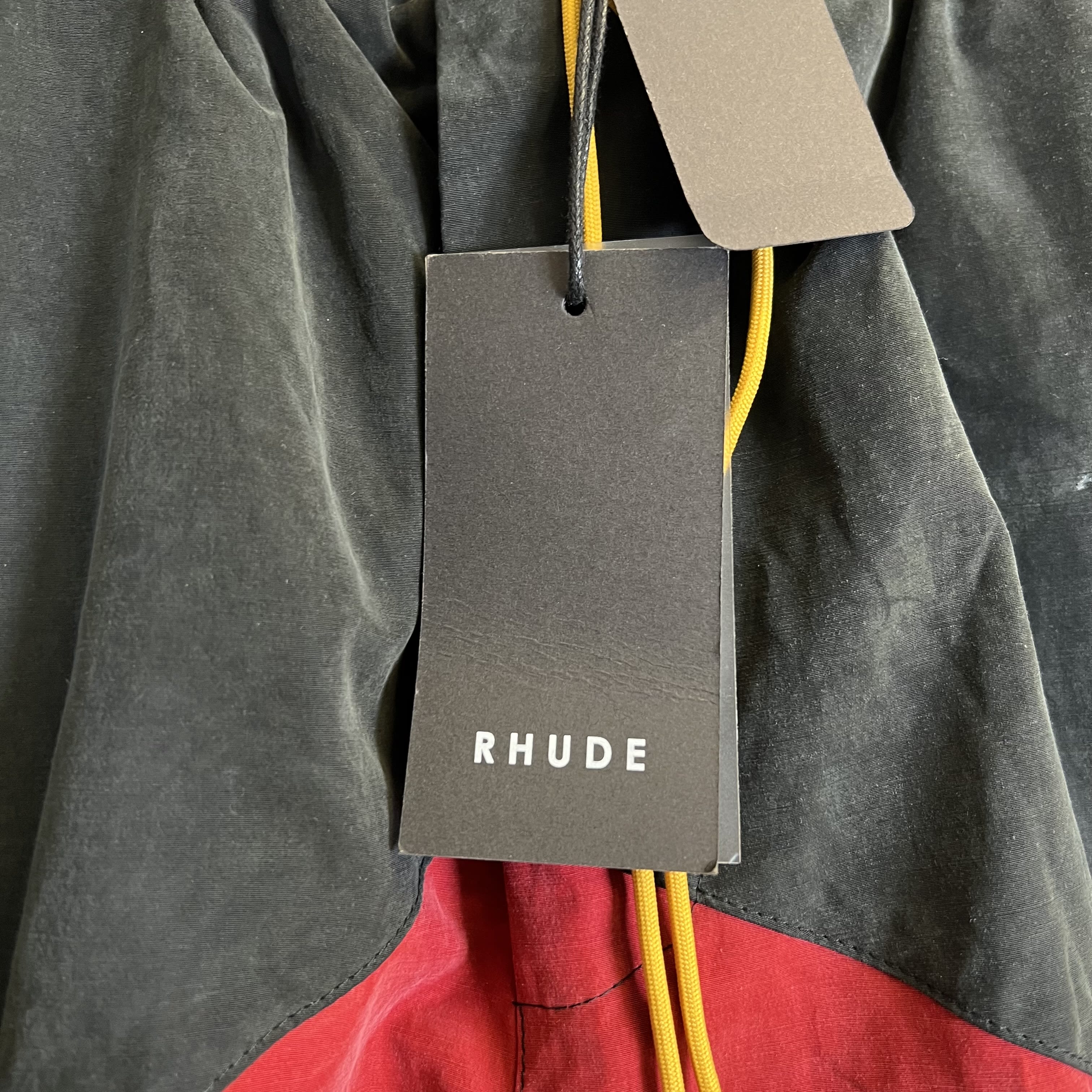 350159 Rhude Yachting Shorts 'Black/Red'