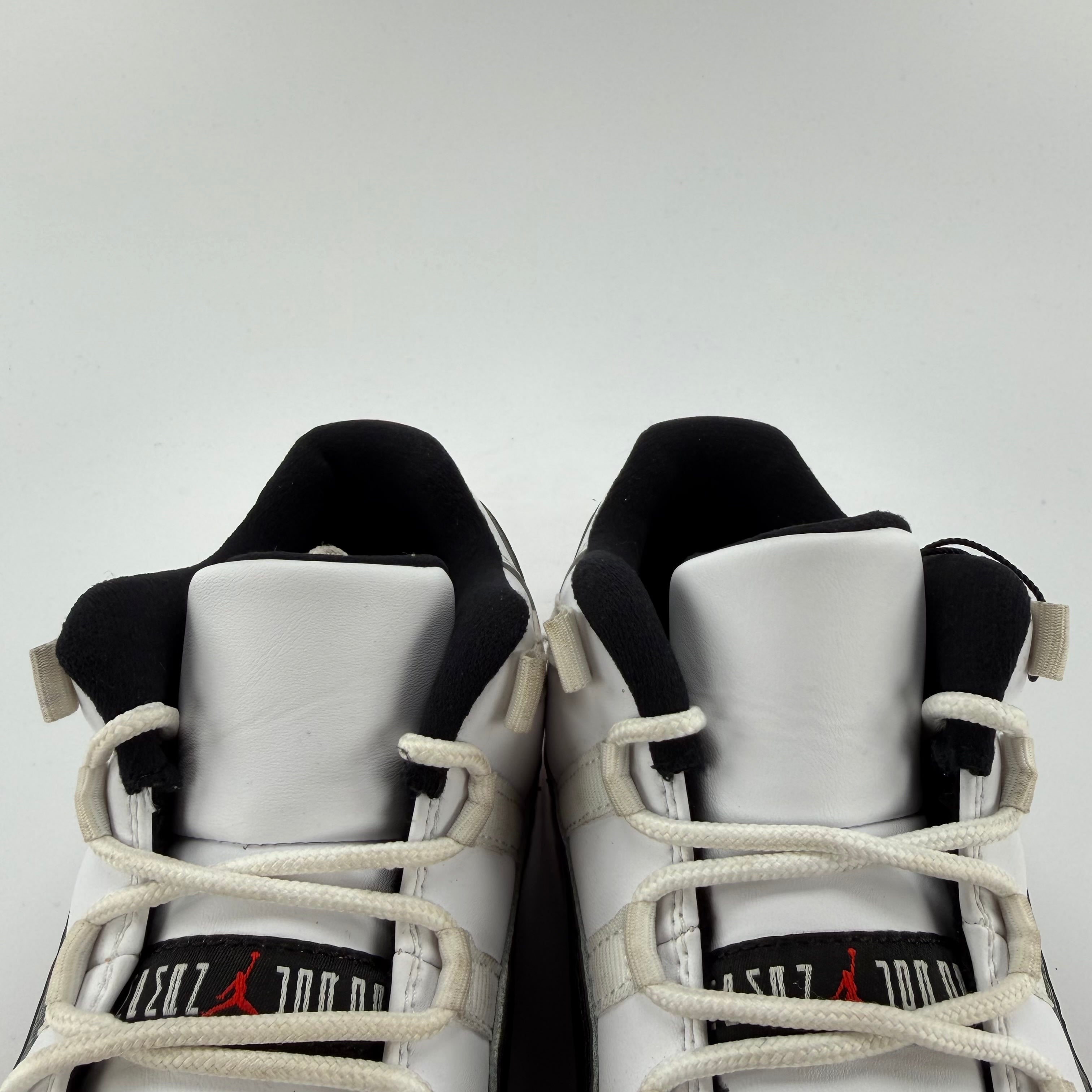 713049 Air Jordan 11 Retro Low GS 'Concord-Bred'