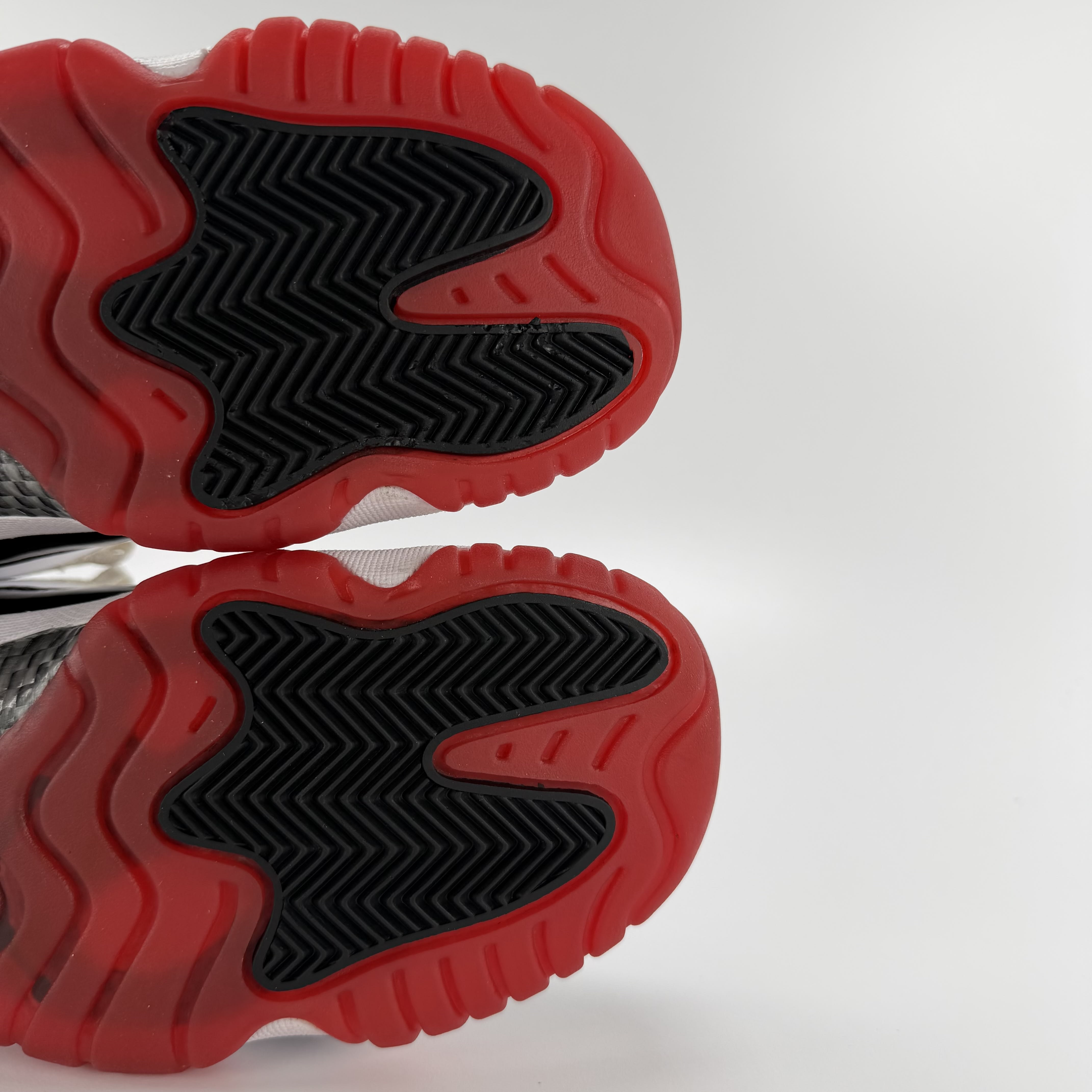 713049 Air Jordan 11 Retro Low GS 'Concord-Bred'