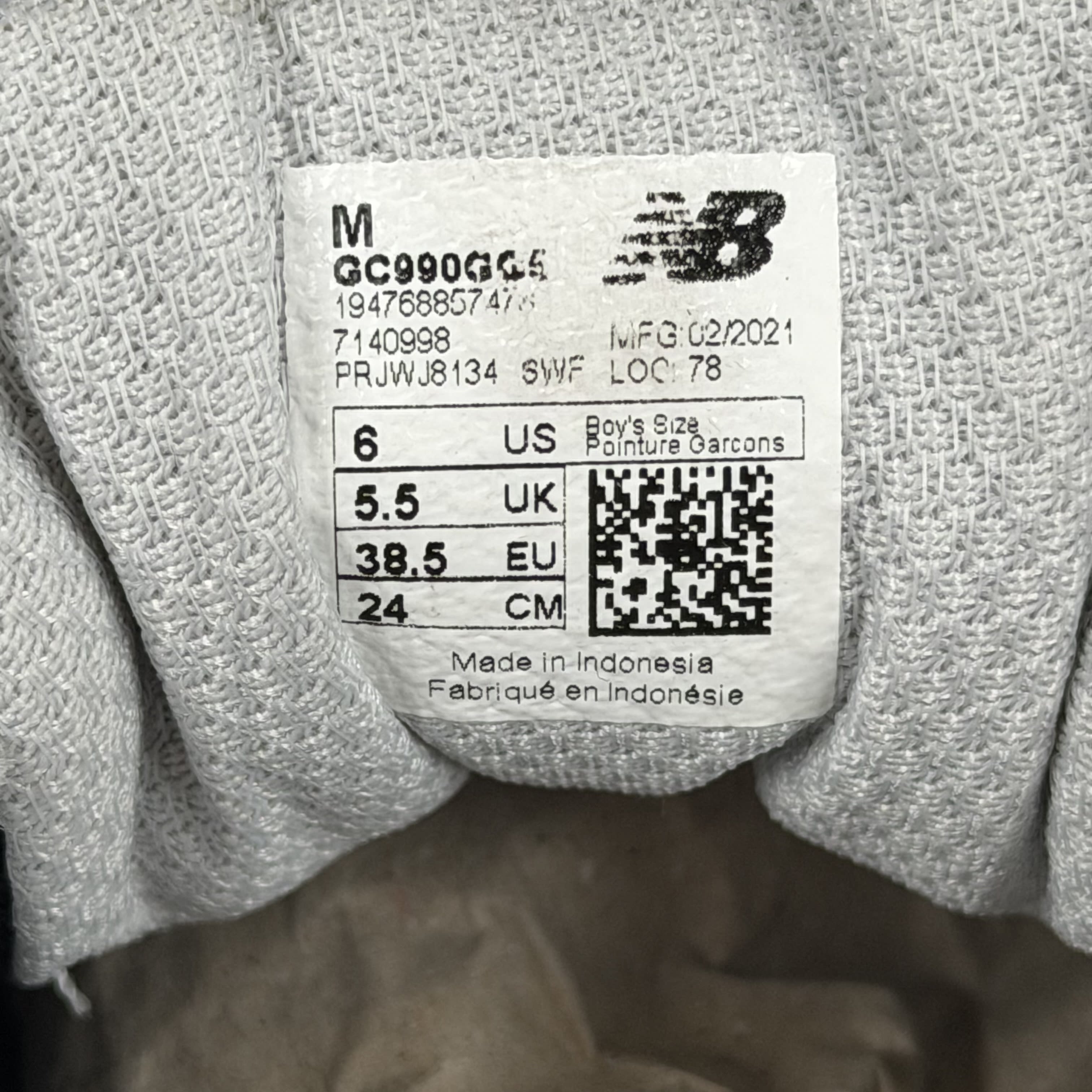 SP5509 New Balance 990 v5