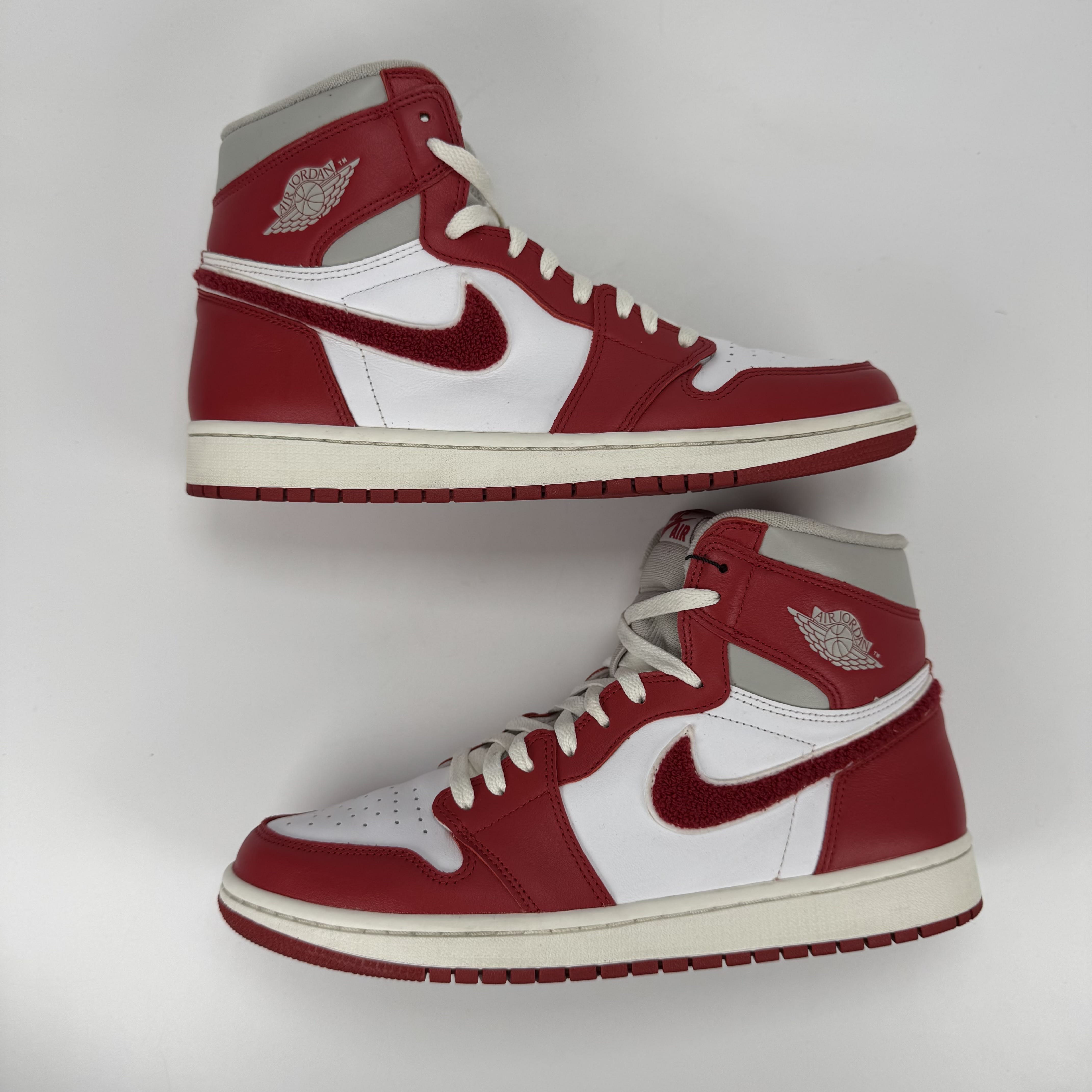 SP2830 Jordan 1 Retro High OG Varsity Red (Women's)