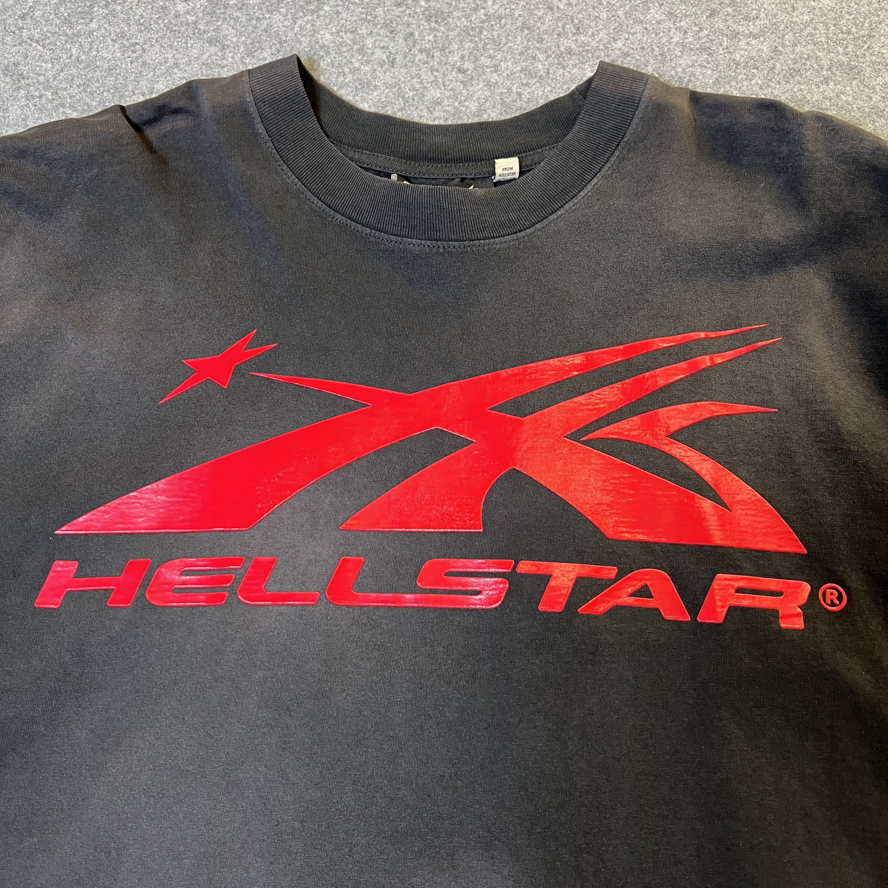 699026 Hellstar Gel Sport Logo T-Shirt 'Black/Red'