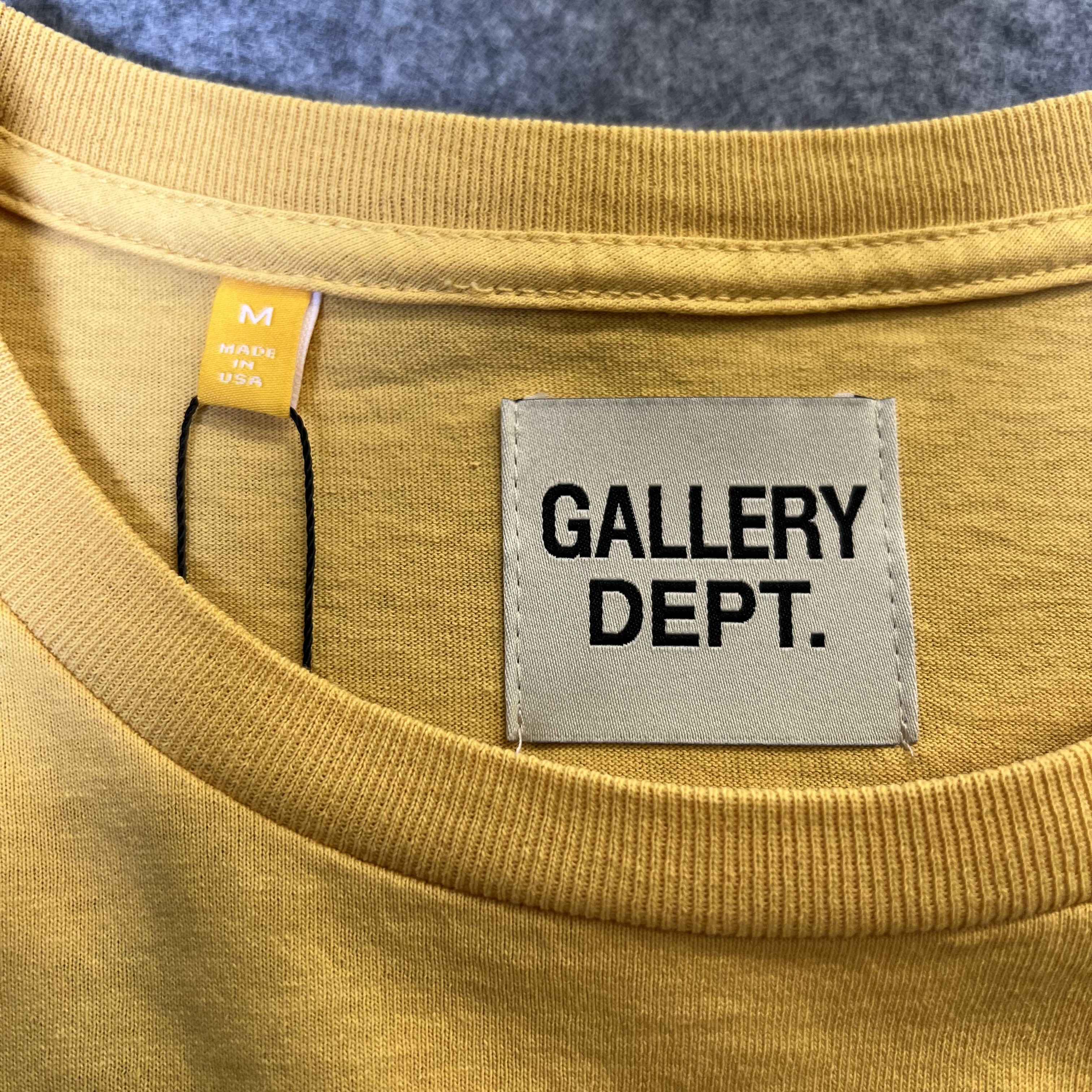 274932 Gallery Dept. Vintage Souvenir T-Shirt Yellow