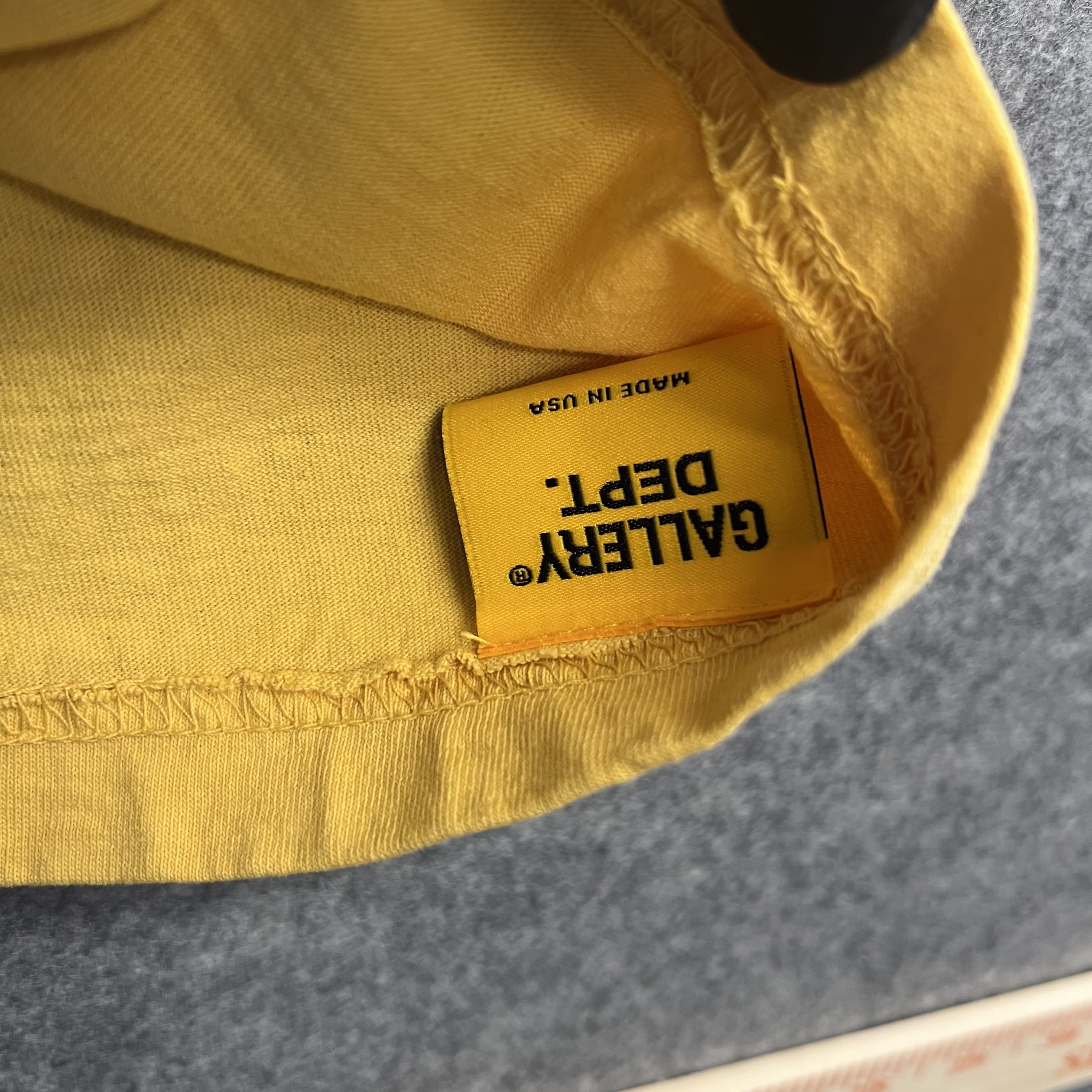 274932 Gallery Dept. Vintage Souvenir T-Shirt Yellow