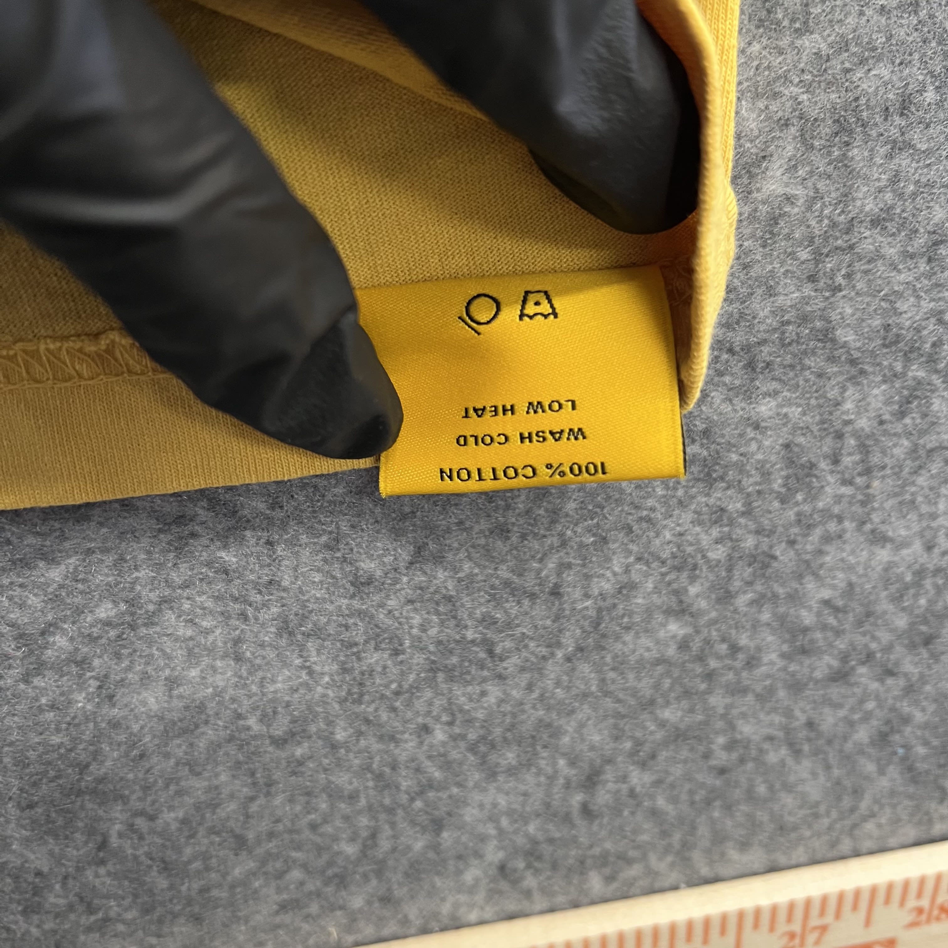 274932 Gallery Dept. Vintage Souvenir T-Shirt Yellow