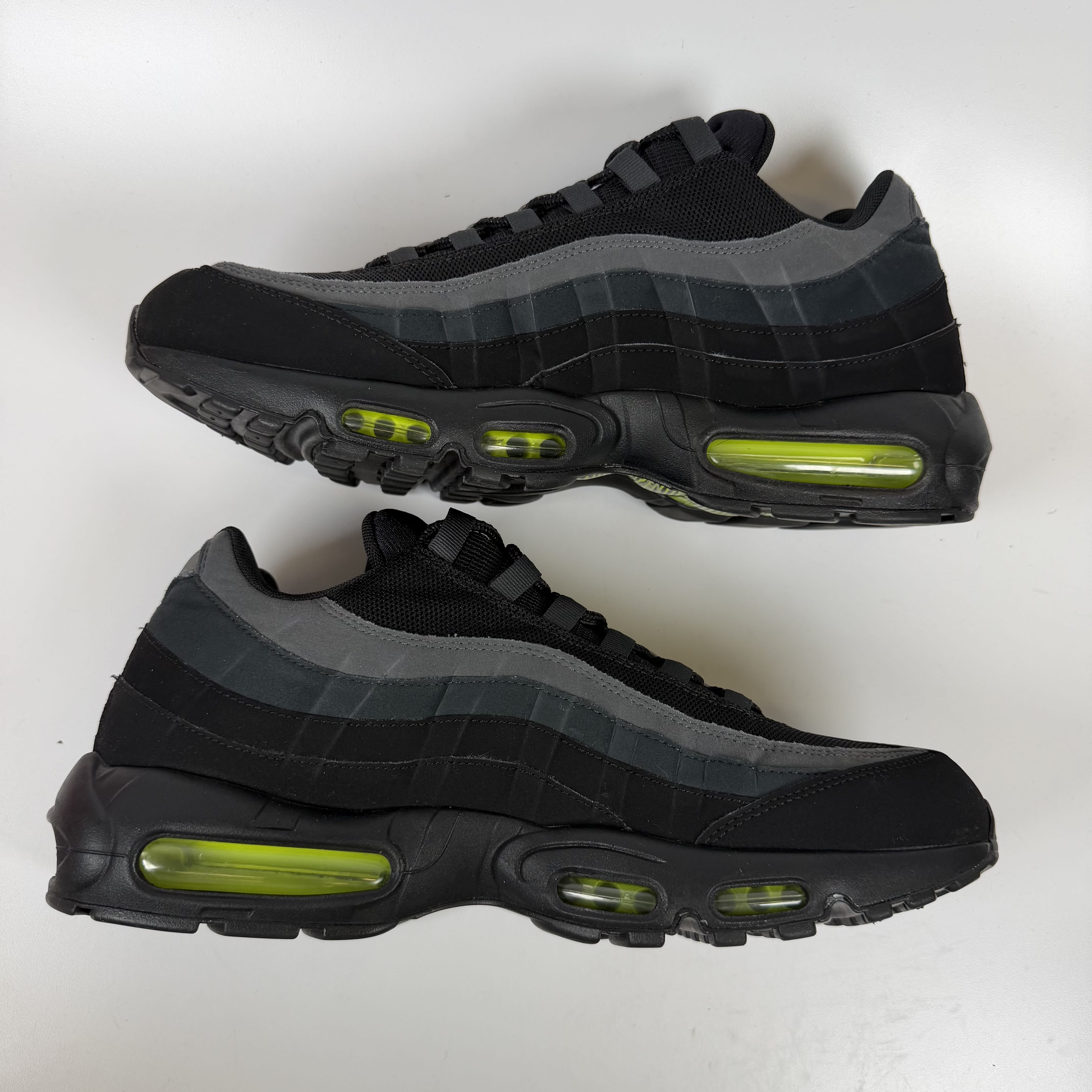SP7992 Nike Air Max 95 Retro Logo Black Grey Volt