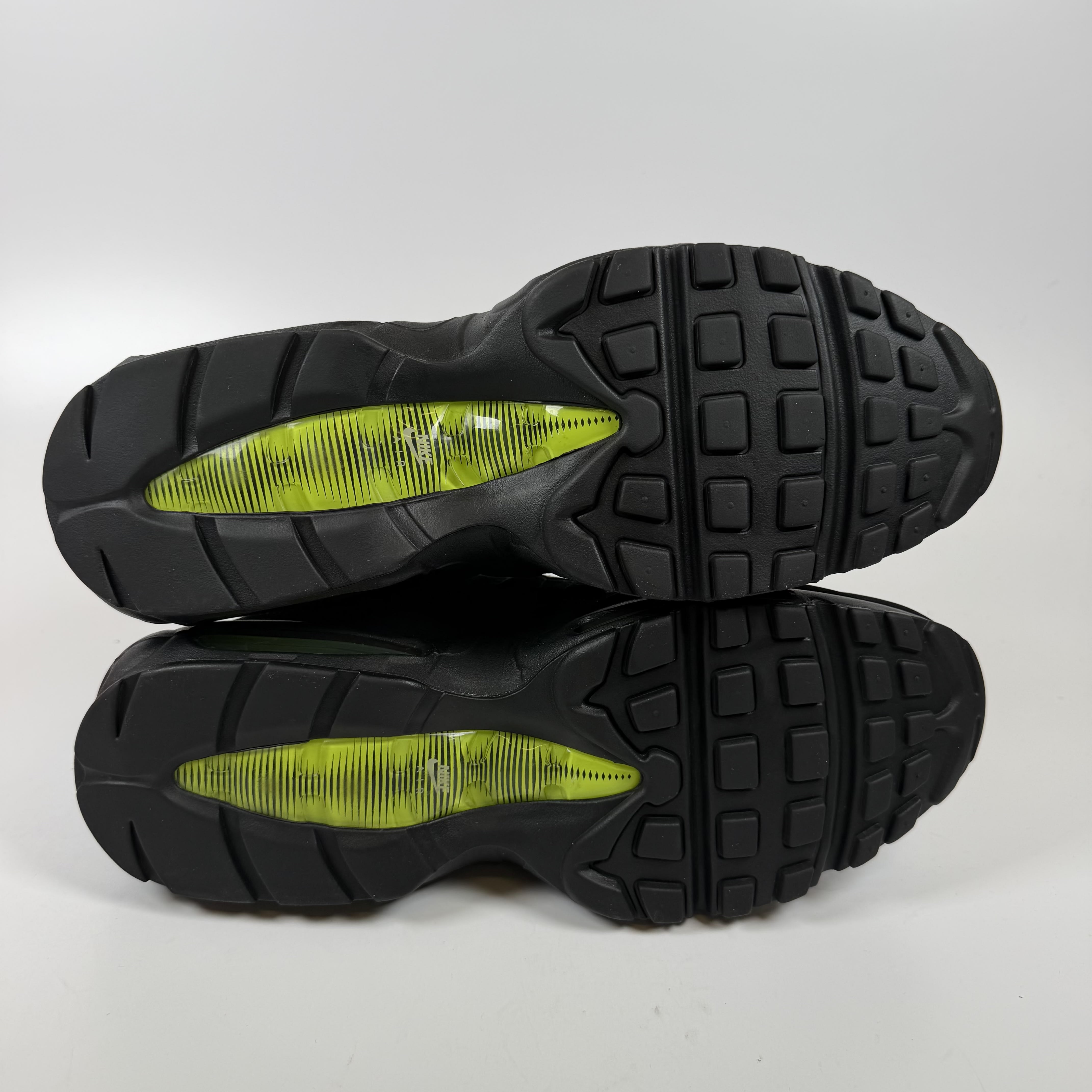 SP7992 Nike Air Max 95 Retro Logo Black Grey Volt