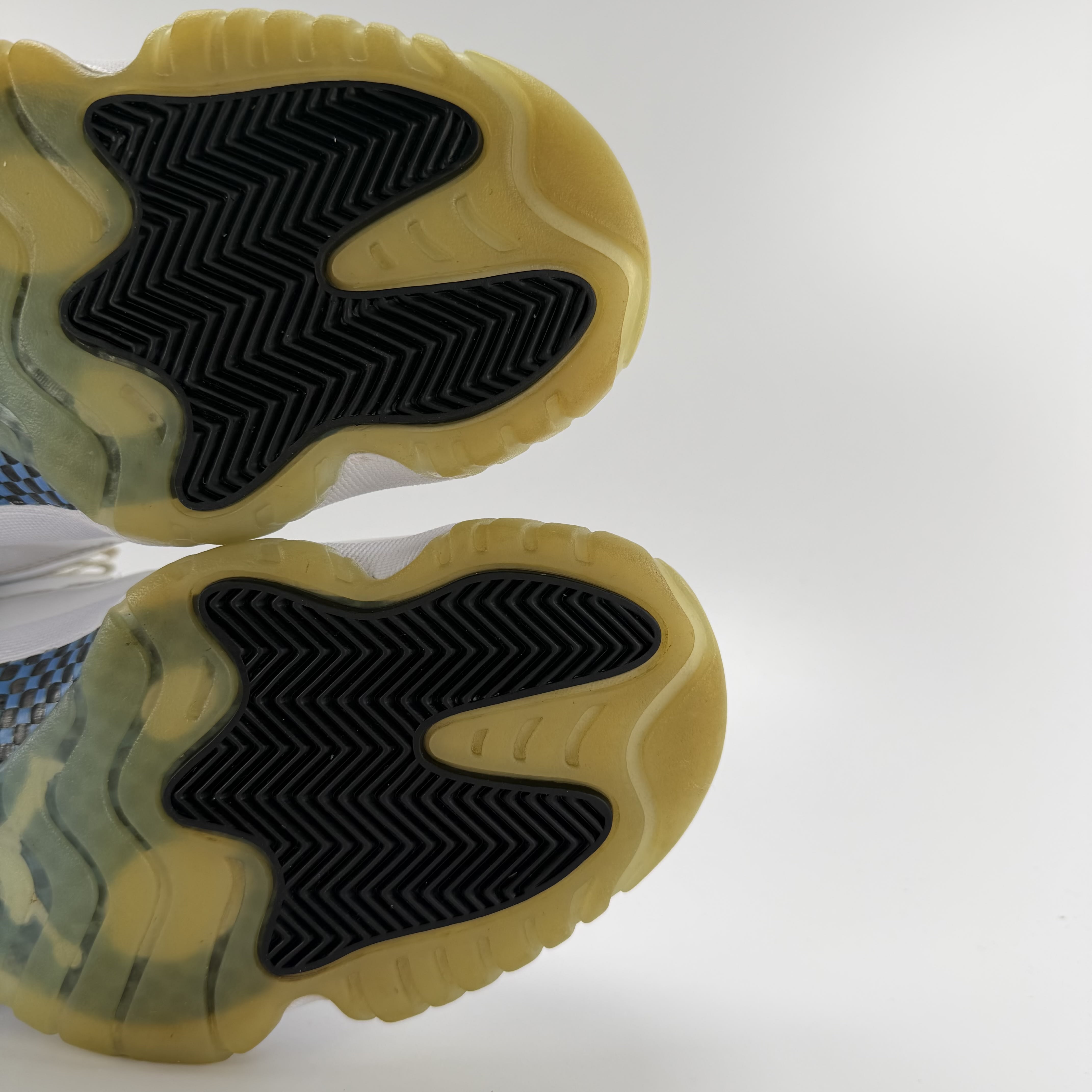 520040 Jordan 11 Retro Low Legend Blue
