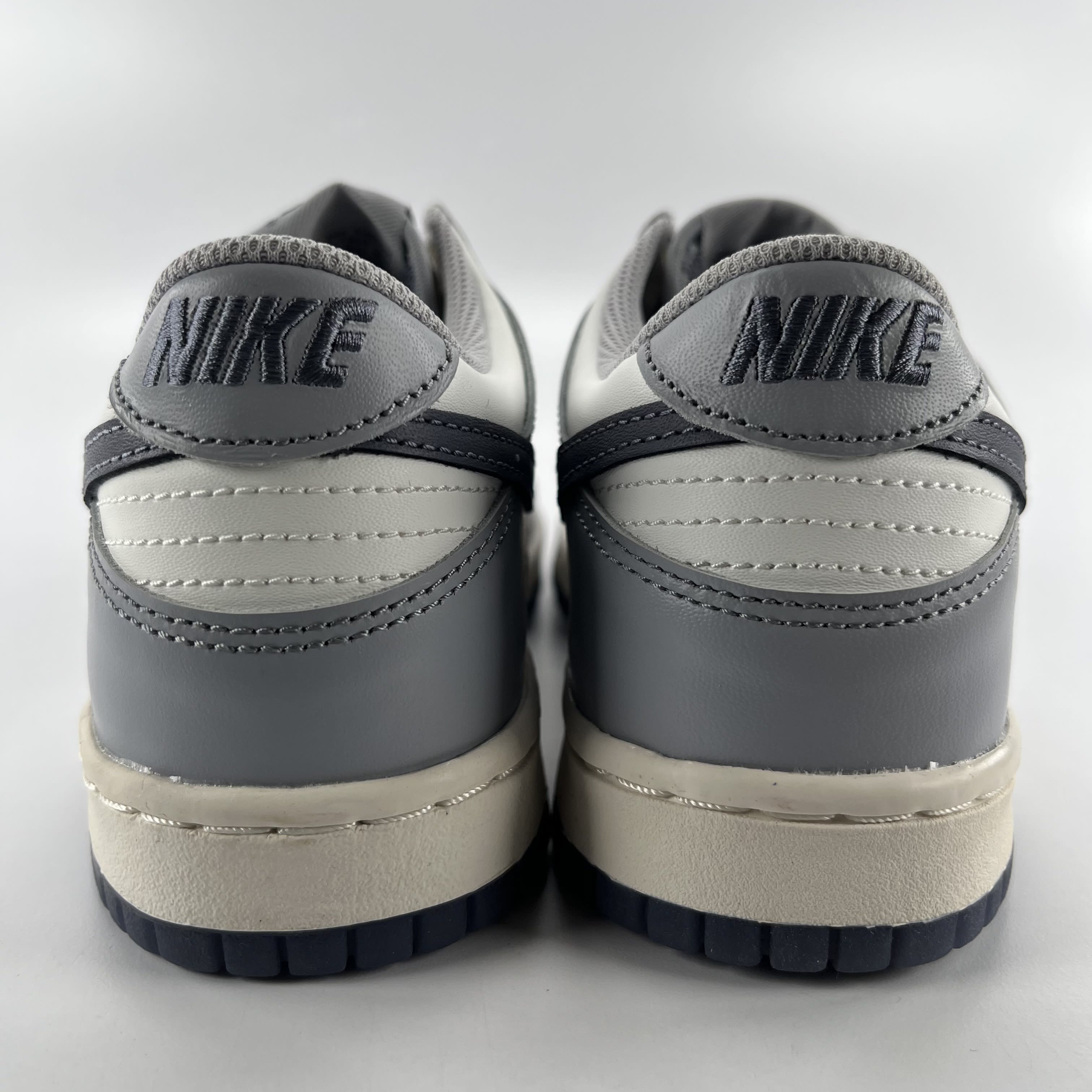 268068 Nike Dunk Low Platinum Tint Light Carbon (GS)