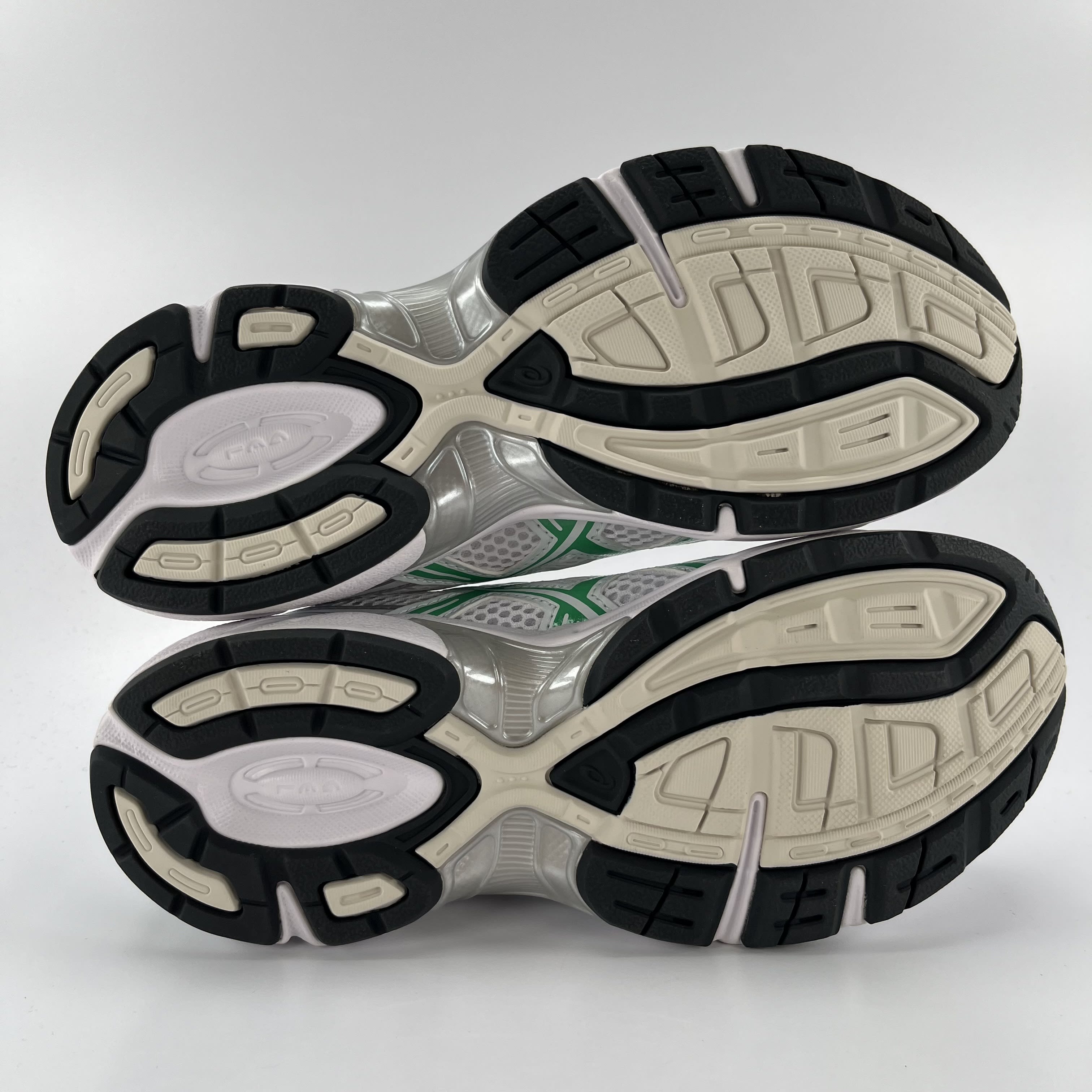 524813 ASICS Gel-1130 White Malachite Green (Women's)