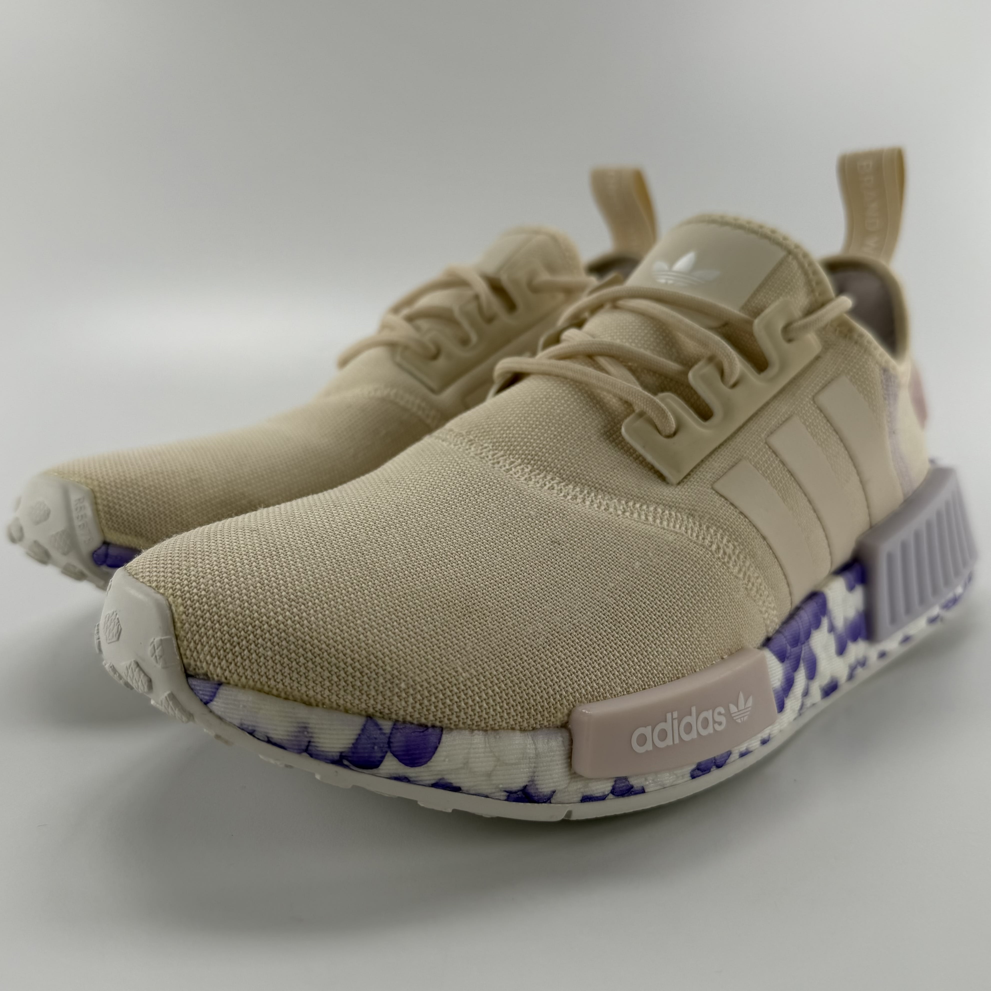 509998 Wmns NMD_R1 'Color Splash - Wonder White Purple Tint'