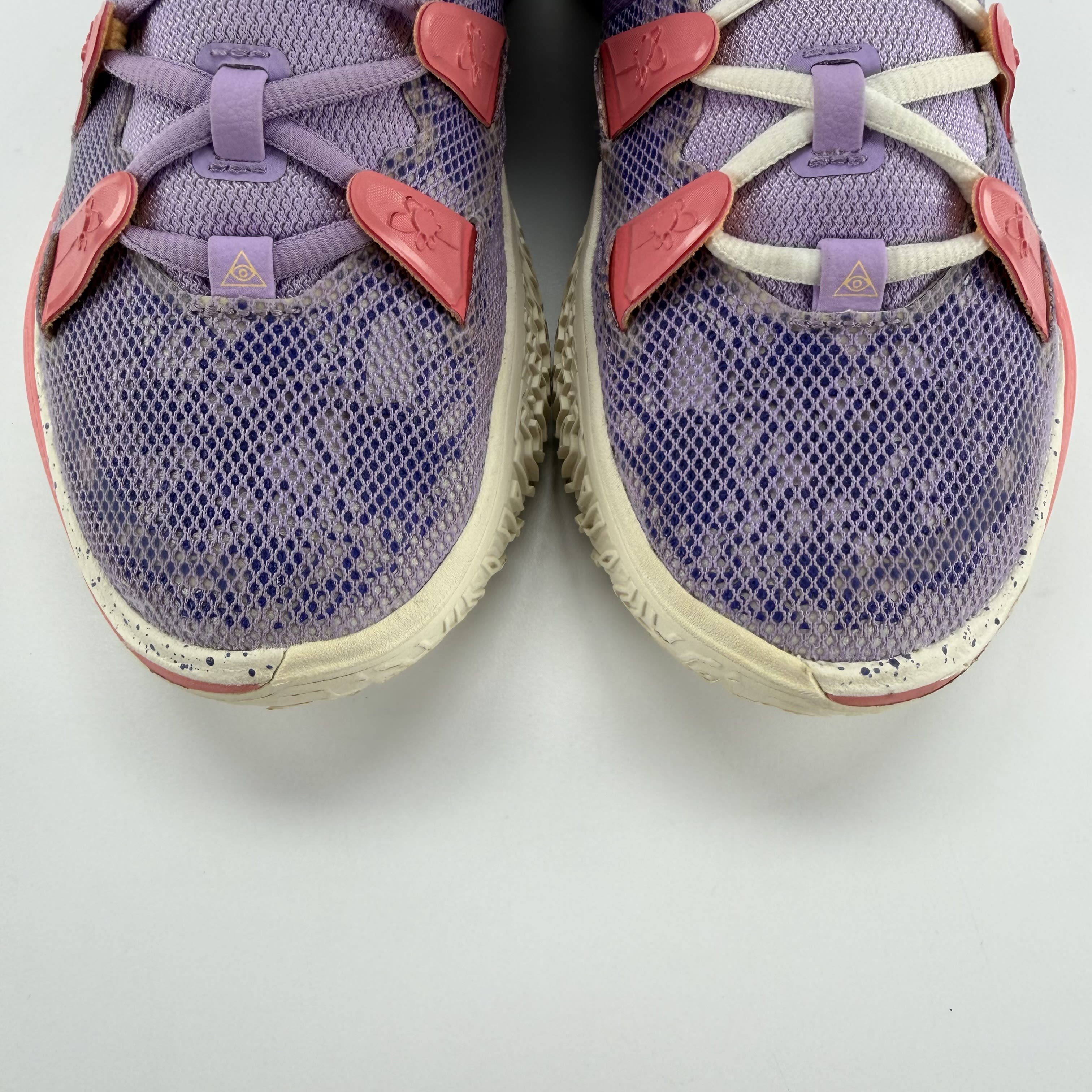 522708 Kyrie 7 "Daughters"