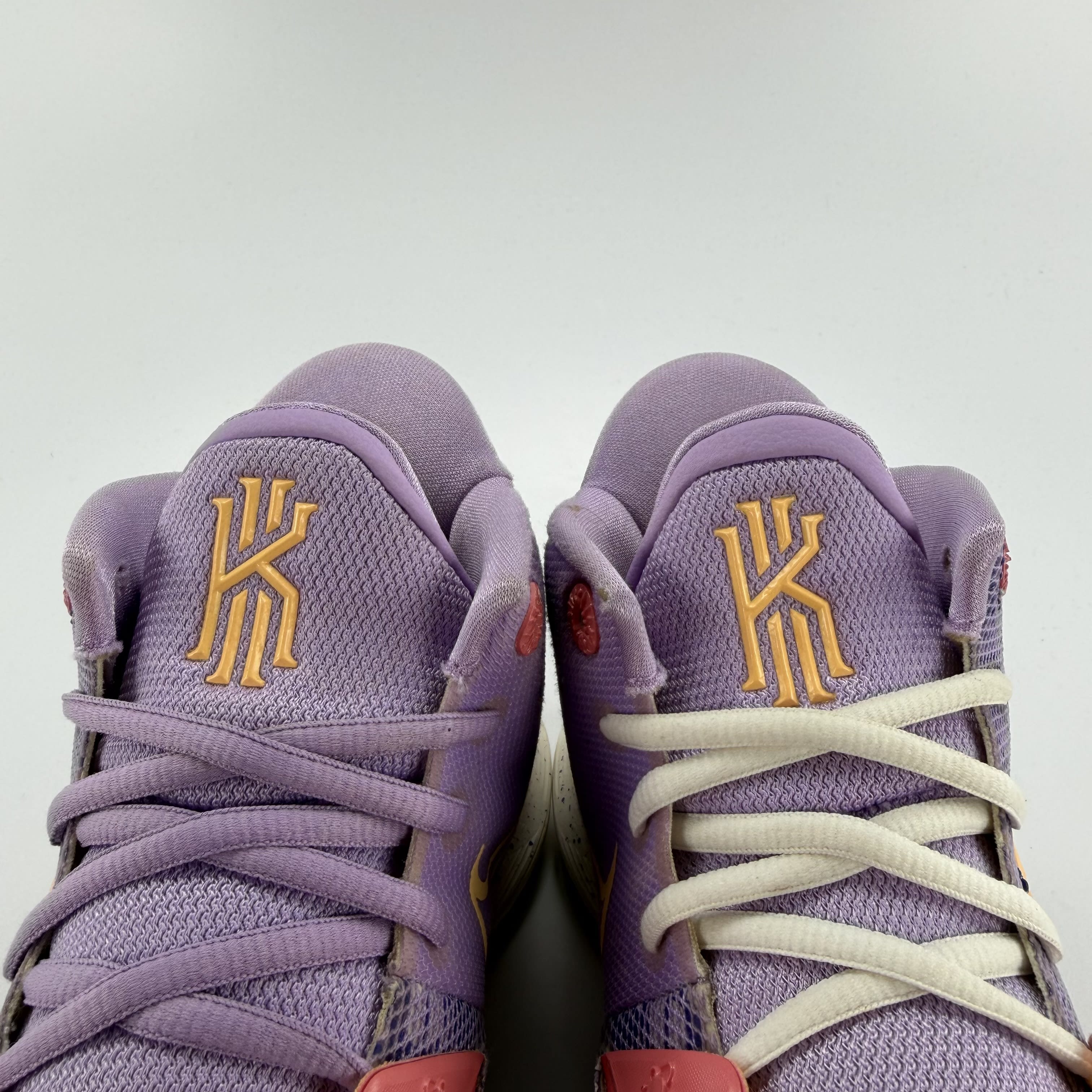 522708 Kyrie 7 "Daughters"